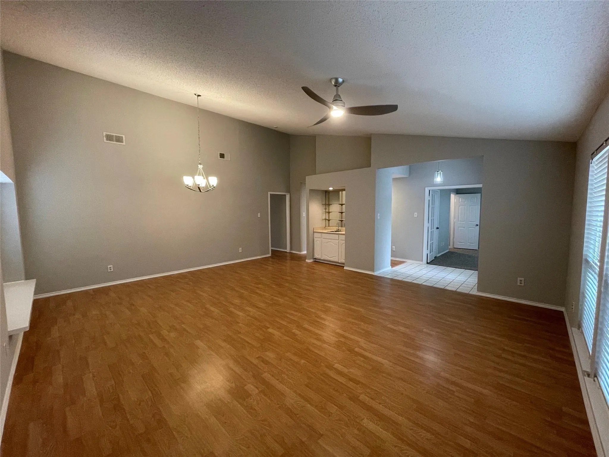 Single Family Residence For Rent in Collin County , 6708 Wesson Drive, Plano, Texas 75023, 4 Bedroom, 2 Bathroom, 2 Garage spaces, 2,165 Sqft, built in 1987, mls#21392779, Real Estate Agent in Plano, Homes For Rent in Collin county, Homes For Rent in Plano, Realtor in Plano Texas, Real Estate Brokerage Independent Realty Texas, Luminita Cordes Realtor