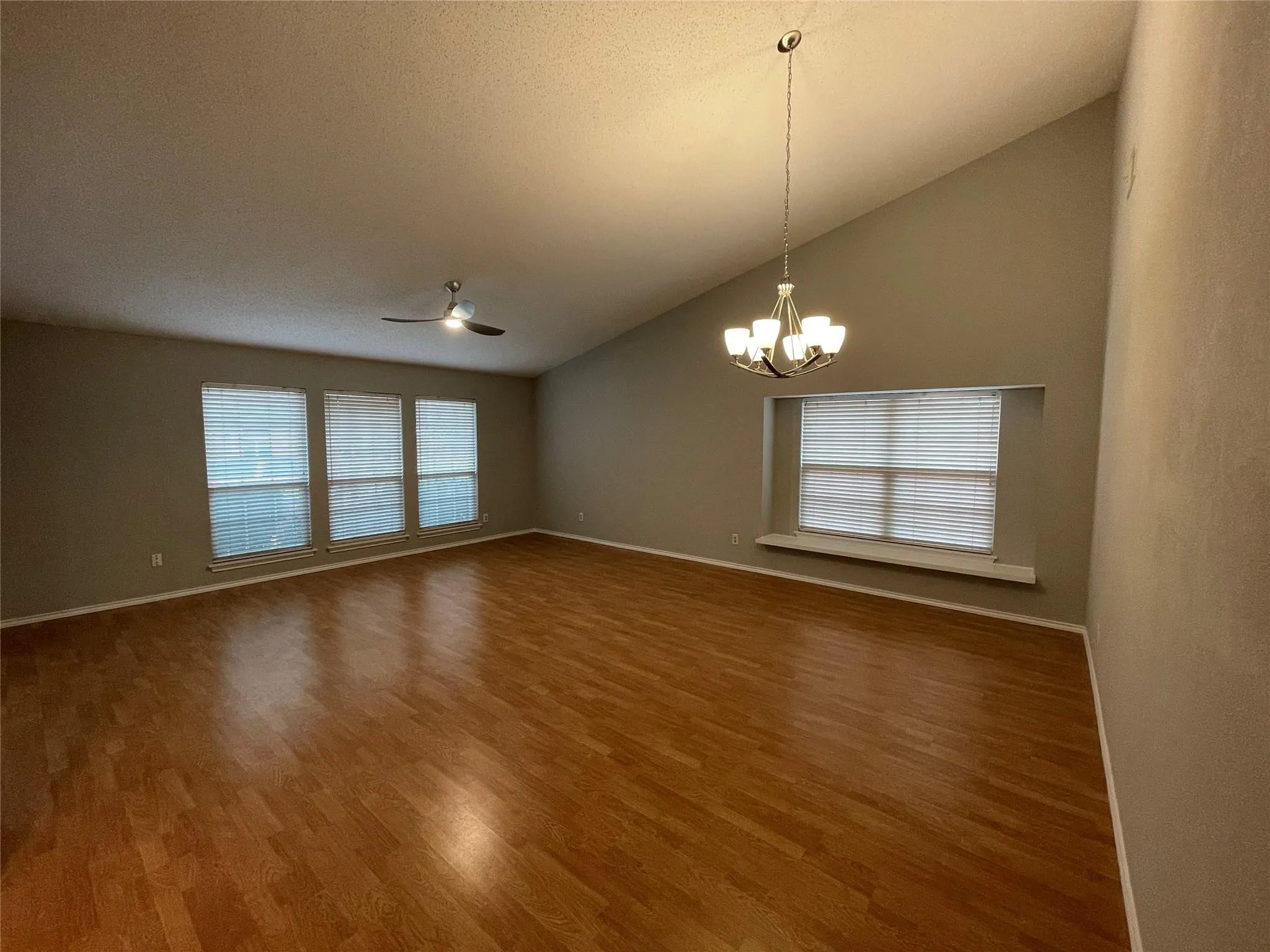 Single Family Residence For Rent in Collin County , 6708 Wesson Drive, Plano, Texas 75023, 4 Bedroom, 2 Bathroom, 2 Garage spaces, 2,165 Sqft, built in 1987, mls#21392779, Real Estate Agent in Plano, Homes For Rent in Collin county, Homes For Rent in Plano, Realtor in Plano Texas, Real Estate Brokerage Independent Realty Texas, Luminita Cordes Realtor