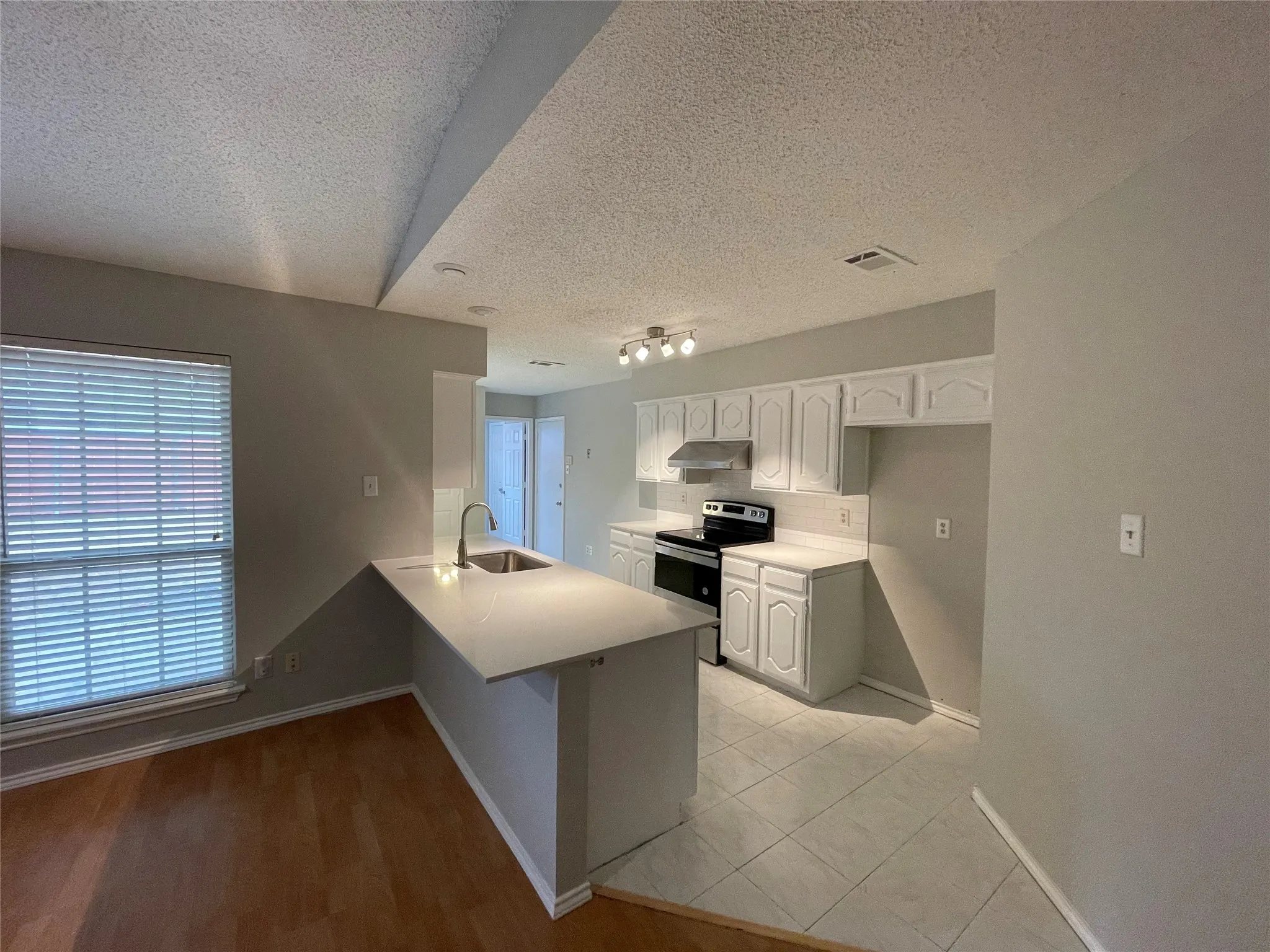 Single Family Residence For Rent in Collin County , 6708 Wesson Drive, Plano, Texas 75023, 4 Bedroom, 2 Bathroom, 2 Garage spaces, 2,165 Sqft, built in 1987, mls#21392779, Real Estate Agent in Plano, Homes For Rent in Collin county, Homes For Rent in Plano, Realtor in Plano Texas, Real Estate Brokerage Independent Realty Texas, Luminita Cordes Realtor