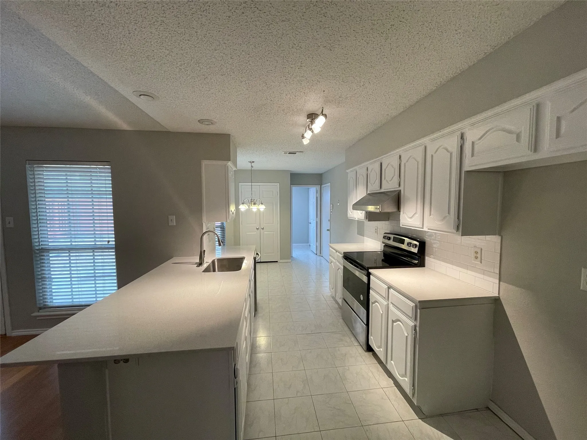 Single Family Residence For Rent in Collin County , 6708 Wesson Drive, Plano, Texas 75023, 4 Bedroom, 2 Bathroom, 2 Garage spaces, 2,165 Sqft, built in 1987, mls#21392779, Real Estate Agent in Plano, Homes For Rent in Collin county, Homes For Rent in Plano, Realtor in Plano Texas, Real Estate Brokerage Independent Realty Texas, Luminita Cordes Realtor