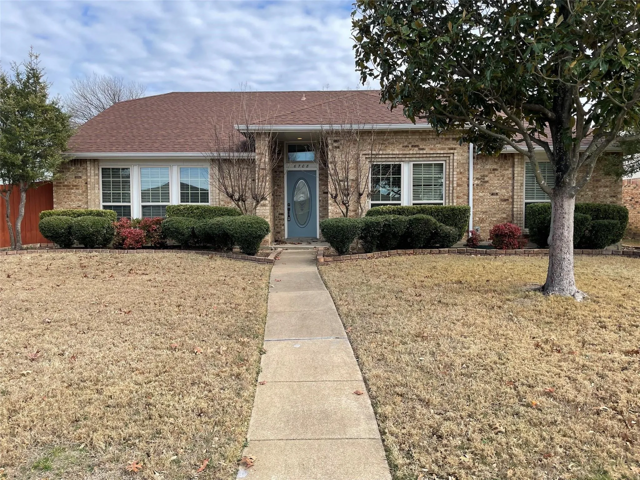 Single Family Residence For Rent