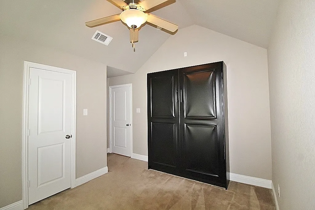 Single Family Residence For Rent in Ellis County , 119 Liberty Way, Waxahachie, Texas 75167, 3 Bedroom, 2 Bathroom, 2 Garage spaces, 1,635 Sqft, built in 2014, mls#21392782, Real Estate Agent in Waxahachie, Homes For Rent in Ellis county, Homes For Rent in Waxahachie, Realtor in Waxahachie Texas, Real Estate Brokerage Independent Realty Texas, Luminita Cordes Realtor