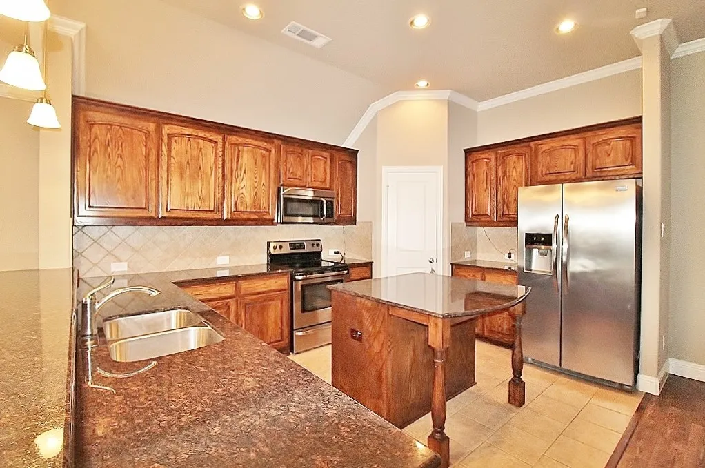 Single Family Residence For Rent in Ellis County , 119 Liberty Way, Waxahachie, Texas 75167, 3 Bedroom, 2 Bathroom, 2 Garage spaces, 1,635 Sqft, built in 2014, mls#21392782, Real Estate Agent in Waxahachie, Homes For Rent in Ellis county, Homes For Rent in Waxahachie, Realtor in Waxahachie Texas, Real Estate Brokerage Independent Realty Texas, Luminita Cordes Realtor
