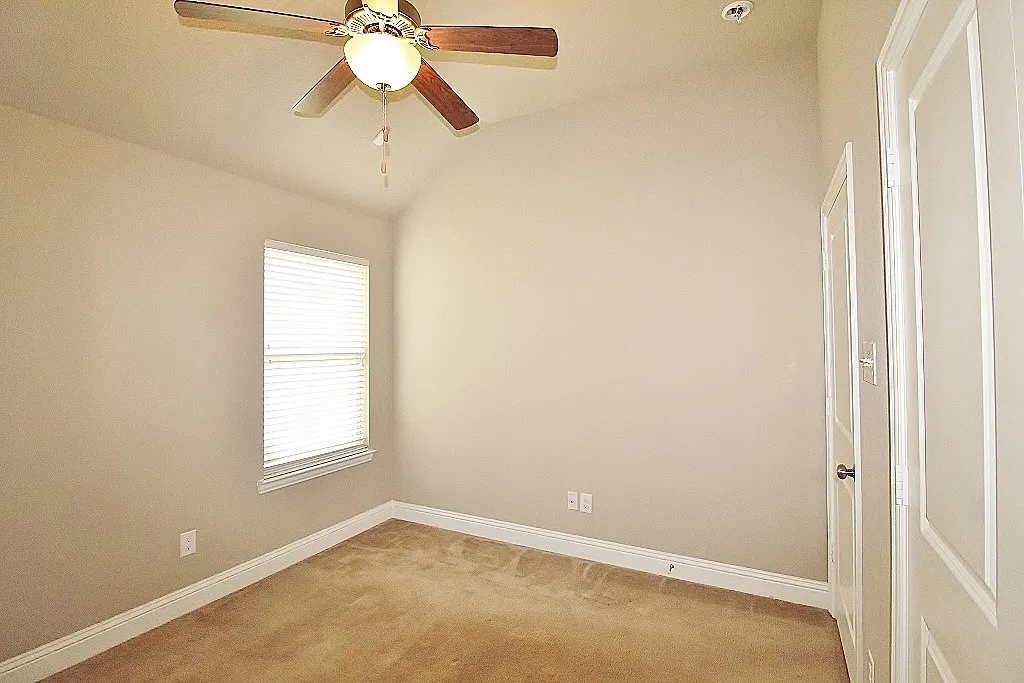 Single Family Residence For Rent in Ellis County , 119 Liberty Way, Waxahachie, Texas 75167, 3 Bedroom, 2 Bathroom, 2 Garage spaces, 1,635 Sqft, built in 2014, mls#21392782, Real Estate Agent in Waxahachie, Homes For Rent in Ellis county, Homes For Rent in Waxahachie, Realtor in Waxahachie Texas, Real Estate Brokerage Independent Realty Texas, Luminita Cordes Realtor