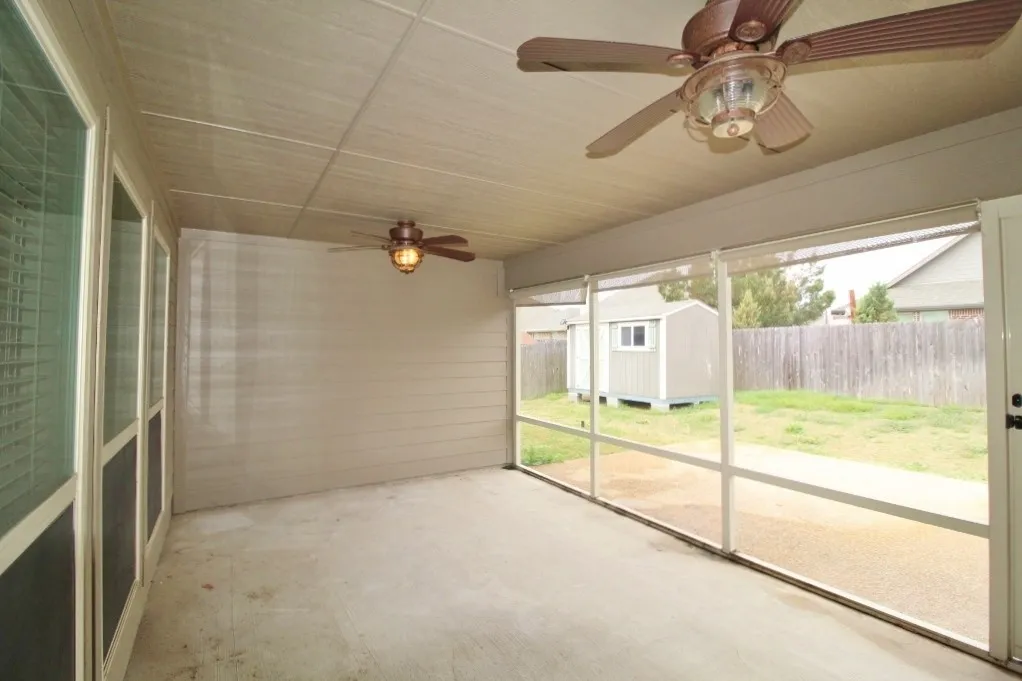 Single Family Residence For Rent in Ellis County , 119 Liberty Way, Waxahachie, Texas 75167, 3 Bedroom, 2 Bathroom, 2 Garage spaces, 1,635 Sqft, built in 2014, mls#21392782, Real Estate Agent in Waxahachie, Homes For Rent in Ellis county, Homes For Rent in Waxahachie, Realtor in Waxahachie Texas, Real Estate Brokerage Independent Realty Texas, Luminita Cordes Realtor