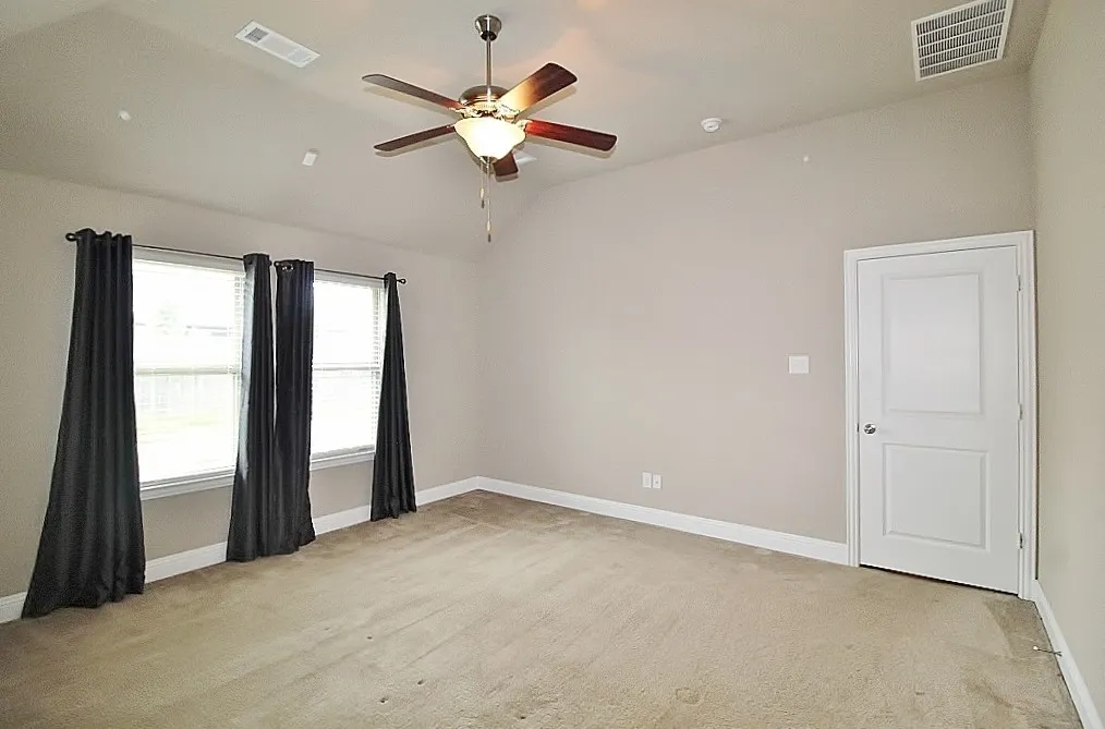 Single Family Residence For Rent in Ellis County , 119 Liberty Way, Waxahachie, Texas 75167, 3 Bedroom, 2 Bathroom, 2 Garage spaces, 1,635 Sqft, built in 2014, mls#21392782, Real Estate Agent in Waxahachie, Homes For Rent in Ellis county, Homes For Rent in Waxahachie, Realtor in Waxahachie Texas, Real Estate Brokerage Independent Realty Texas, Luminita Cordes Realtor