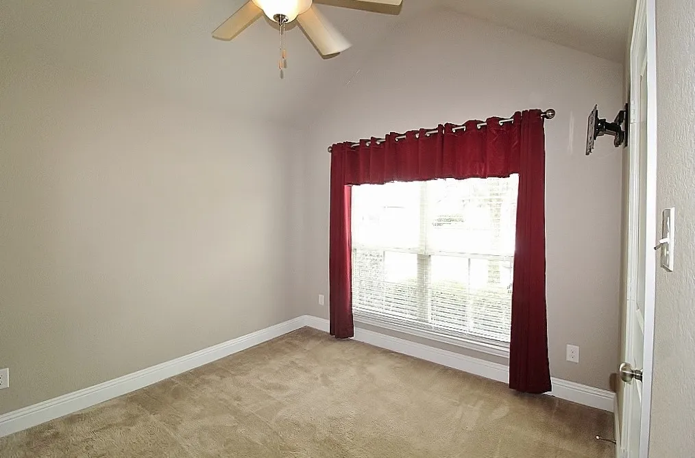 Single Family Residence For Rent in Ellis County , 119 Liberty Way, Waxahachie, Texas 75167, 3 Bedroom, 2 Bathroom, 2 Garage spaces, 1,635 Sqft, built in 2014, mls#21392782, Real Estate Agent in Waxahachie, Homes For Rent in Ellis county, Homes For Rent in Waxahachie, Realtor in Waxahachie Texas, Real Estate Brokerage Independent Realty Texas, Luminita Cordes Realtor