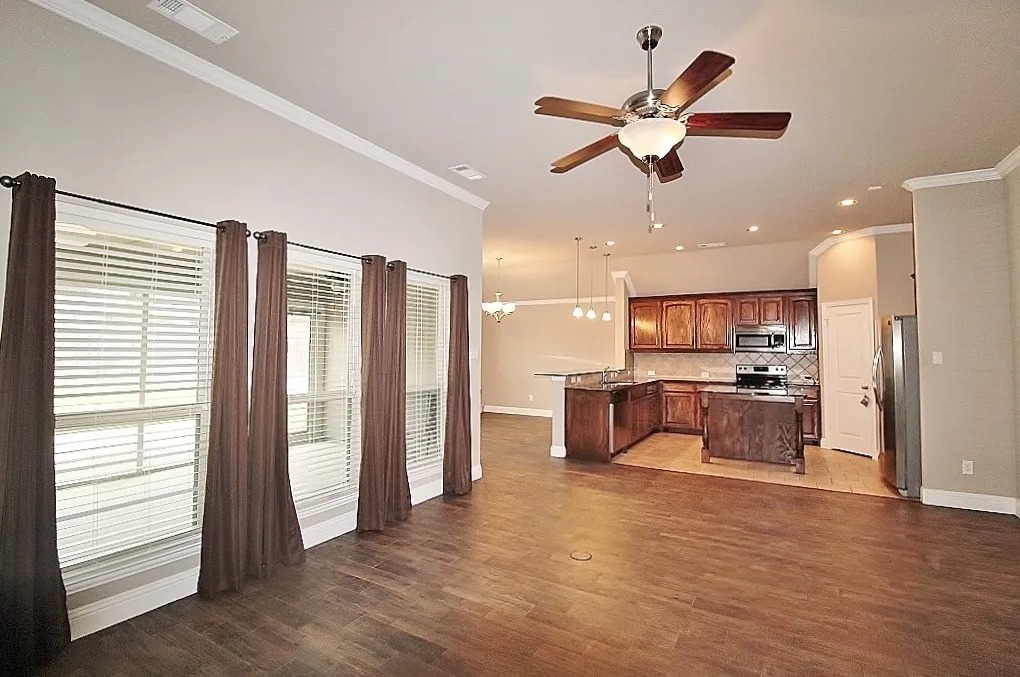 Single Family Residence For Rent in Ellis County , 119 Liberty Way, Waxahachie, Texas 75167, 3 Bedroom, 2 Bathroom, 2 Garage spaces, 1,635 Sqft, built in 2014, mls#21392782, Real Estate Agent in Waxahachie, Homes For Rent in Ellis county, Homes For Rent in Waxahachie, Realtor in Waxahachie Texas, Real Estate Brokerage Independent Realty Texas, Luminita Cordes Realtor