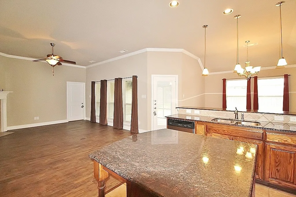 Single Family Residence For Rent in Ellis County , 119 Liberty Way, Waxahachie, Texas 75167, 3 Bedroom, 2 Bathroom, 2 Garage spaces, 1,635 Sqft, built in 2014, mls#21392782, Real Estate Agent in Waxahachie, Homes For Rent in Ellis county, Homes For Rent in Waxahachie, Realtor in Waxahachie Texas, Real Estate Brokerage Independent Realty Texas, Luminita Cordes Realtor