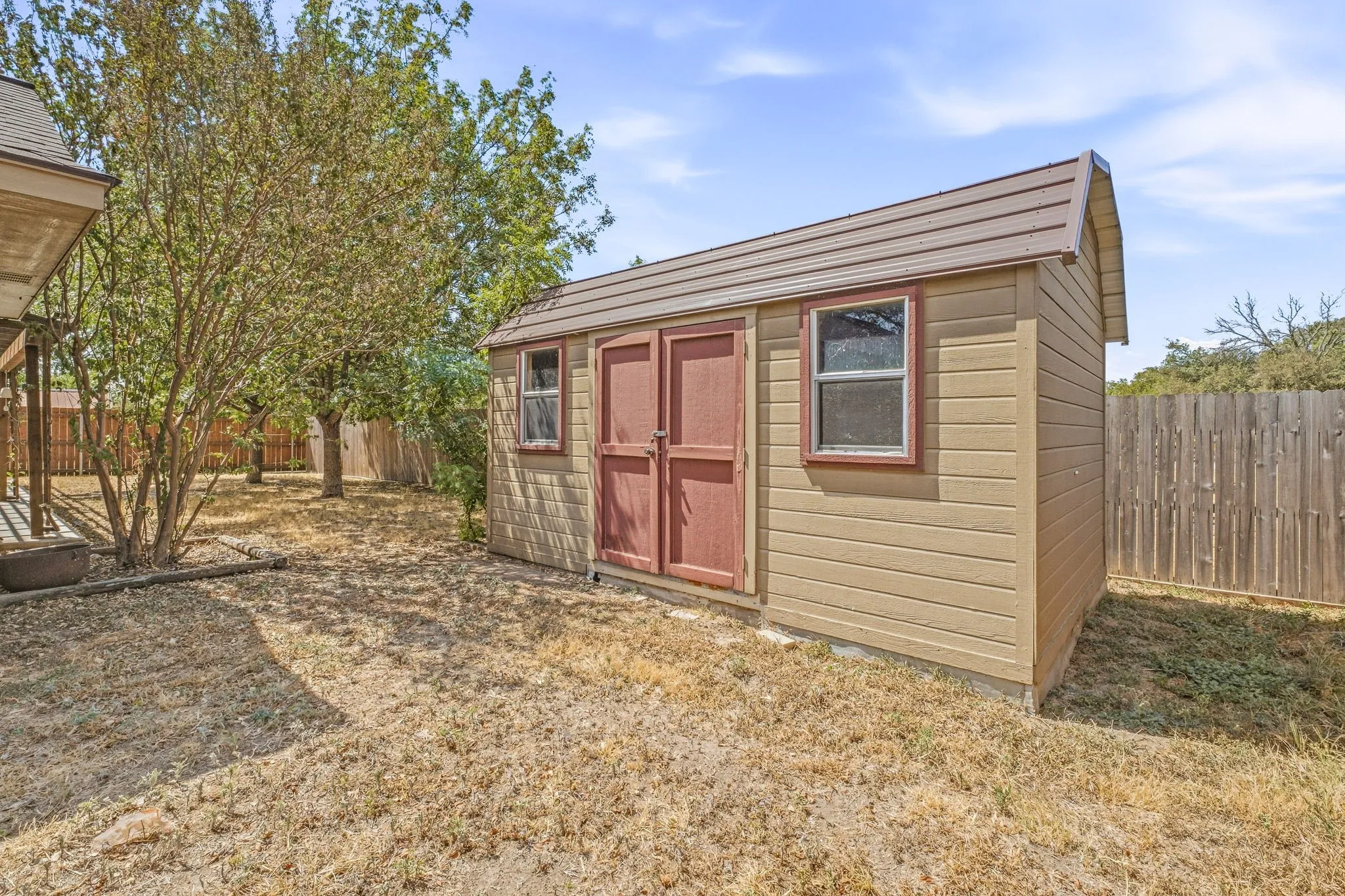 Single Family Residence For Sale in Erath County , 632 N Park Street, Dublin, Texas 76446, 3 Bedroom, 2 Bathroom, Garage spaces, 1,448 Sqft, built in 2012, mls#21392264, Real Estate Agent in Dublin, Homes For Sale in Erath county, Homes For Sale in Dublin, Realtor in Dublin Texas, Real Estate Brokerage Independent Realty Texas, Luminita Cordes Realtor