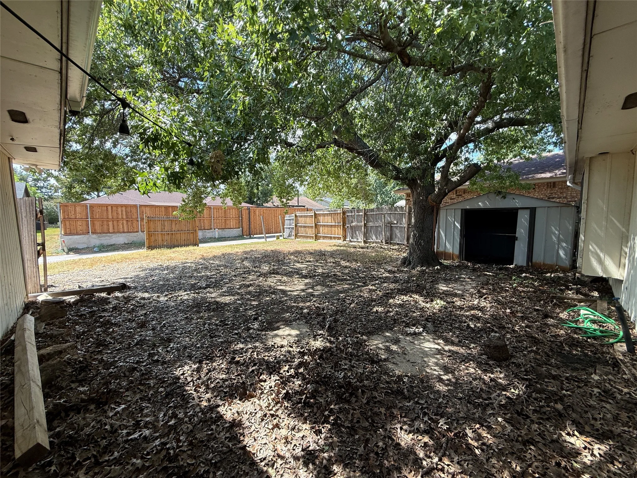 Single Family Residence For Sale in Dallas County , 626 Rosedown Lane, Mesquite, Texas 75150, 4 Bedroom, 2 Bathroom, 2 Garage spaces, 1,951 Sqft, built in 1982, mls#21392790, Real Estate Agent in Mesquite, Homes For Sale in Dallas county, Homes For Sale in Mesquite, Realtor in Mesquite Texas, Real Estate Brokerage Independent Realty Texas, Luminita Cordes Realtor