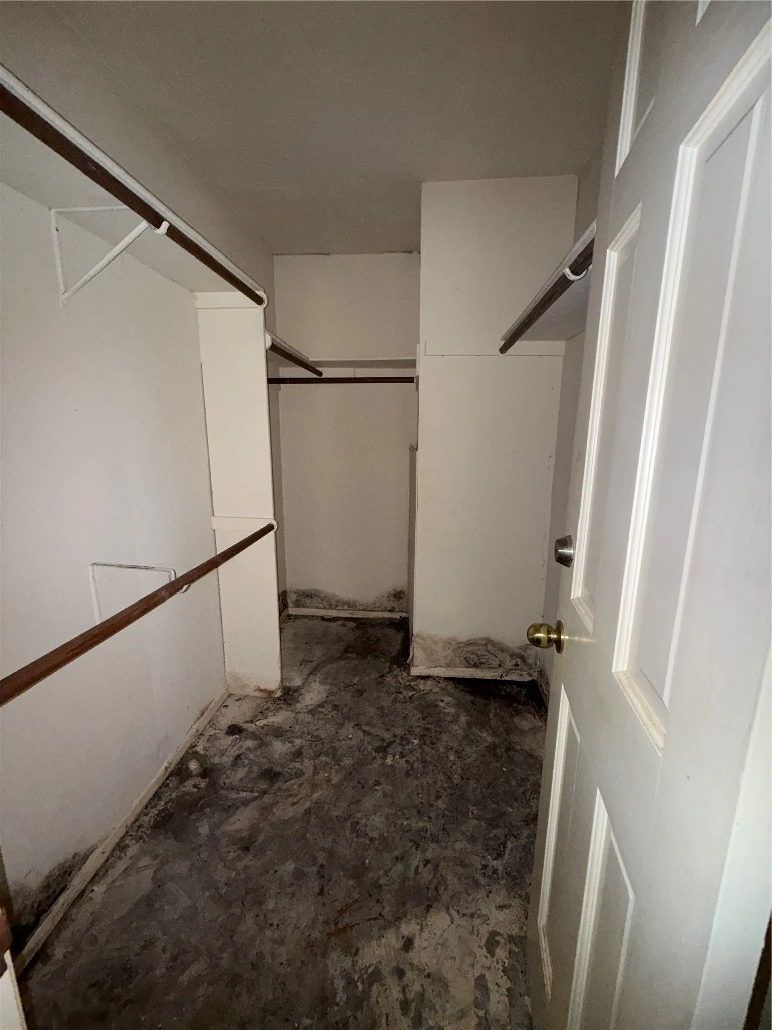 Single Family Residence For Sale in Dallas County , 626 Rosedown Lane, Mesquite, Texas 75150, 4 Bedroom, 2 Bathroom, 2 Garage spaces, 1,951 Sqft, built in 1982, mls#21392790, Real Estate Agent in Mesquite, Homes For Sale in Dallas county, Homes For Sale in Mesquite, Realtor in Mesquite Texas, Real Estate Brokerage Independent Realty Texas, Luminita Cordes Realtor