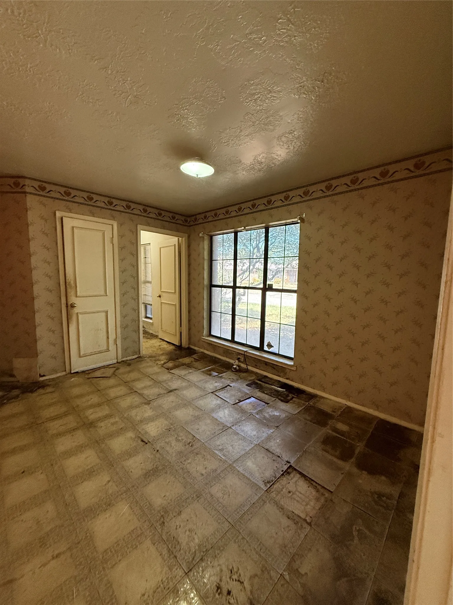Single Family Residence For Sale in Dallas County , 626 Rosedown Lane, Mesquite, Texas 75150, 4 Bedroom, 2 Bathroom, 2 Garage spaces, 1,951 Sqft, built in 1982, mls#21392790, Real Estate Agent in Mesquite, Homes For Sale in Dallas county, Homes For Sale in Mesquite, Realtor in Mesquite Texas, Real Estate Brokerage Independent Realty Texas, Luminita Cordes Realtor