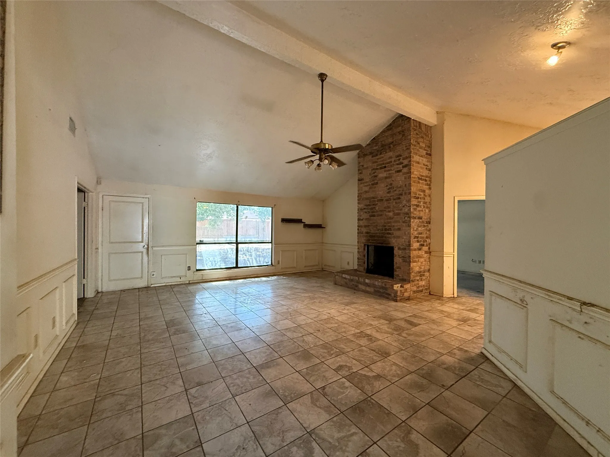 Single Family Residence For Sale in Dallas County , 626 Rosedown Lane, Mesquite, Texas 75150, 4 Bedroom, 2 Bathroom, 2 Garage spaces, 1,951 Sqft, built in 1982, mls#21392790, Real Estate Agent in Mesquite, Homes For Sale in Dallas county, Homes For Sale in Mesquite, Realtor in Mesquite Texas, Real Estate Brokerage Independent Realty Texas, Luminita Cordes Realtor