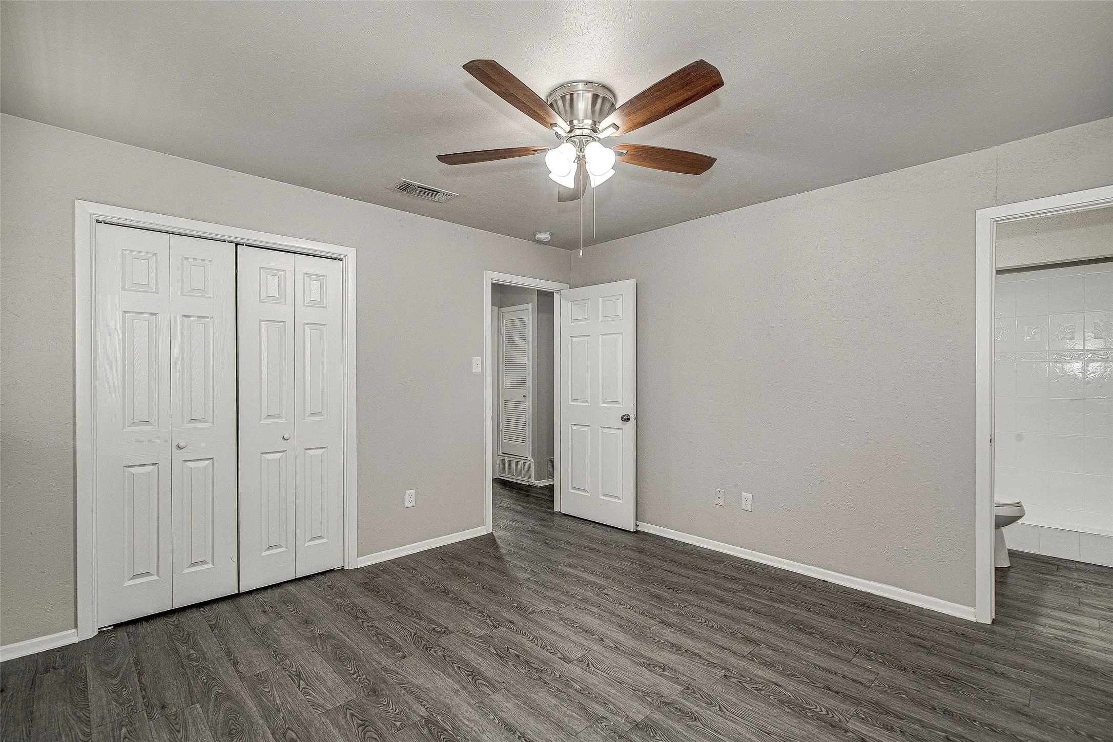 Single Family Residence For Rent in Tarrant County , 509 Branch Circle W, White Settlement, Texas 76108, 3 Bedroom, 2 Bathroom, 2 Garage spaces, 1,260 Sqft, built in 1966, mls#21392794, Real Estate Agent in White Settlement, Homes For Rent in Tarrant county, Homes For Rent in White Settlement, Realtor in White Settlement Texas, Real Estate Brokerage Independent Realty Texas, Luminita Cordes Realtor