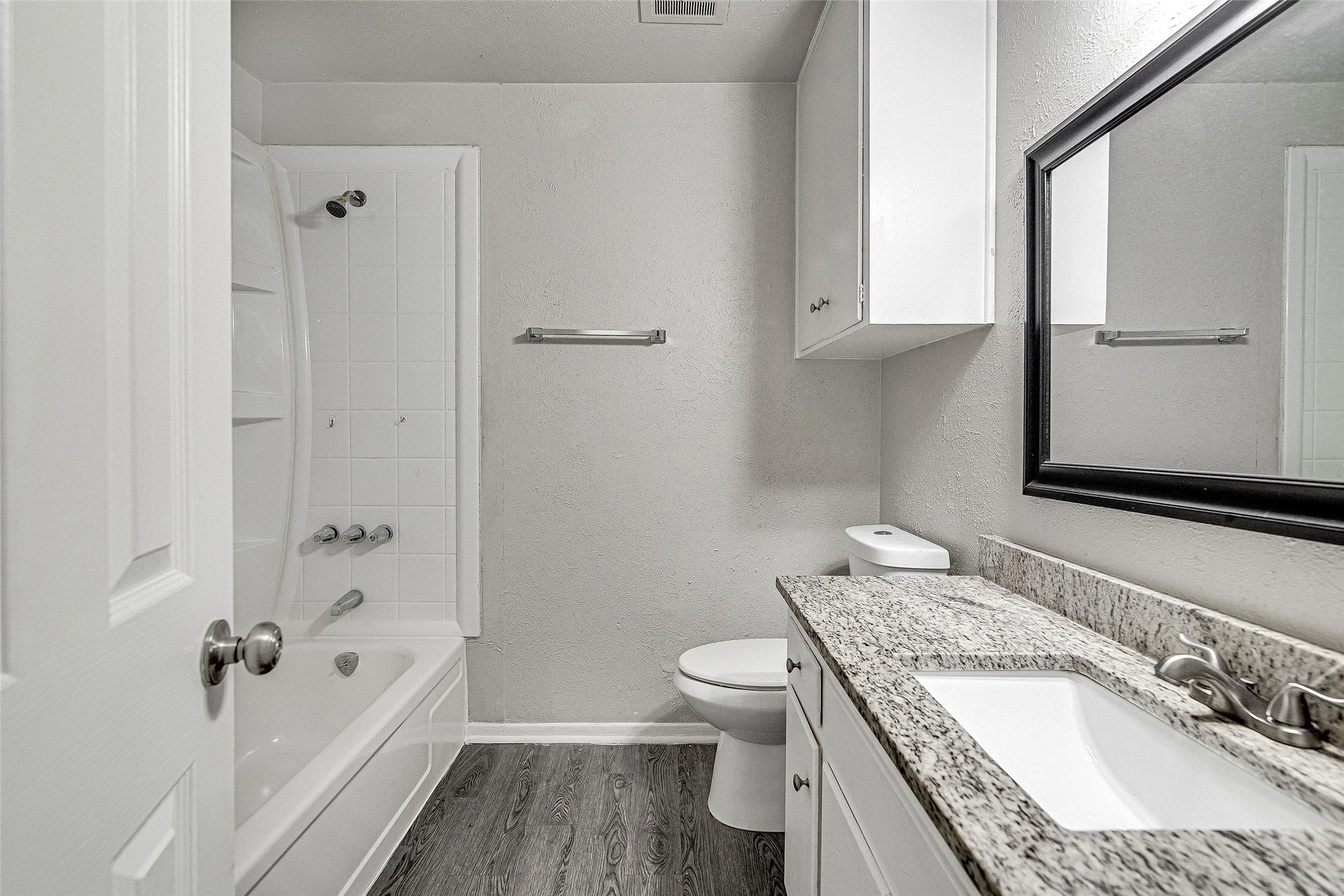 Single Family Residence For Rent in Tarrant County , 509 Branch Circle W, White Settlement, Texas 76108, 3 Bedroom, 2 Bathroom, 2 Garage spaces, 1,260 Sqft, built in 1966, mls#21392794, Real Estate Agent in White Settlement, Homes For Rent in Tarrant county, Homes For Rent in White Settlement, Realtor in White Settlement Texas, Real Estate Brokerage Independent Realty Texas, Luminita Cordes Realtor