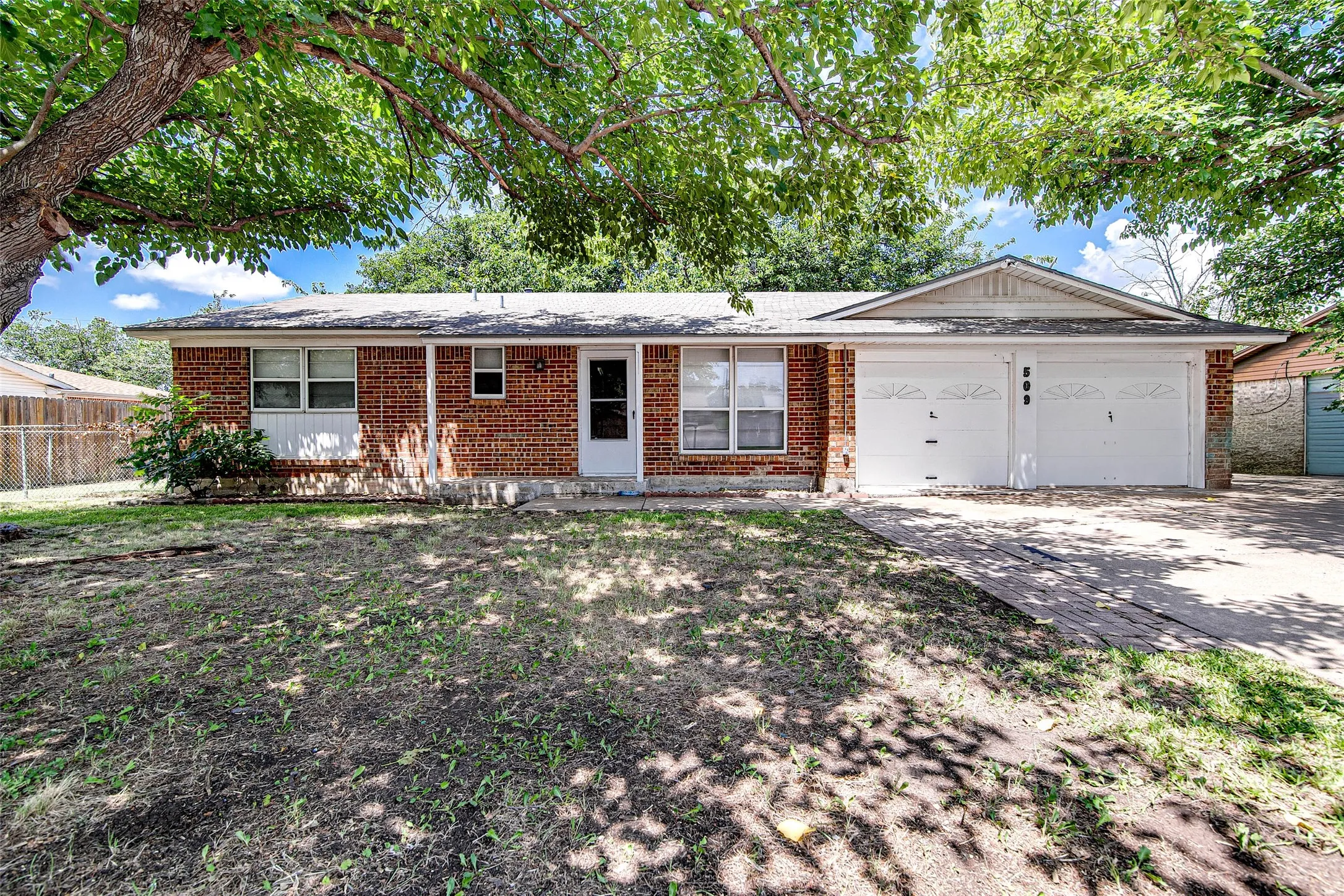 Single Family Residence For Rent in Tarrant County , 509 Branch Circle W, White Settlement, Texas 76108, 3 Bedroom, 2 Bathroom, 2 Garage spaces, 1,260 Sqft, built in 1966, mls#21392794, Real Estate Agent in White Settlement, Homes For Rent in Tarrant county, Homes For Rent in White Settlement, Realtor in White Settlement Texas, Real Estate Brokerage Independent Realty Texas, Luminita Cordes Realtor