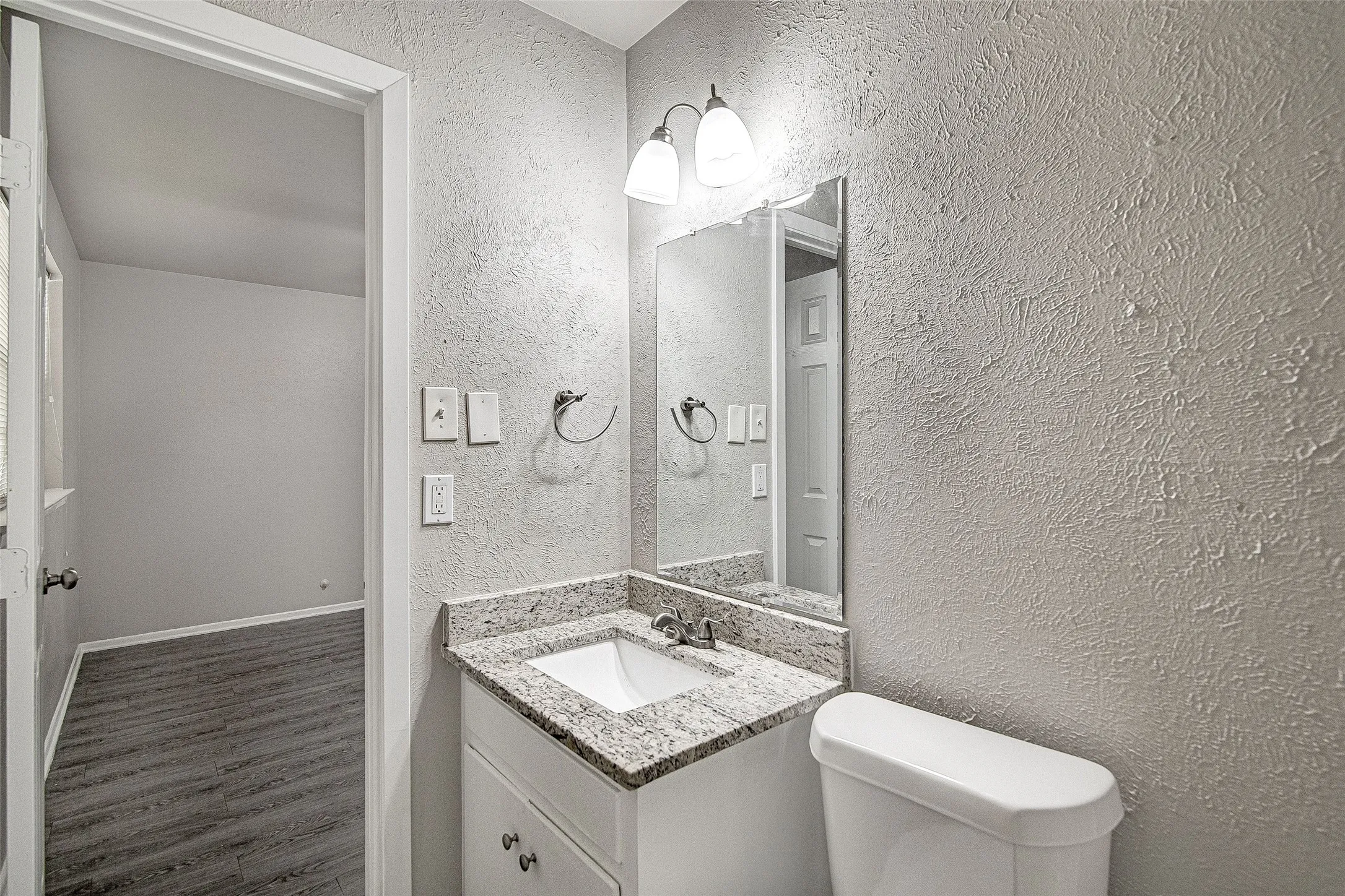 Single Family Residence For Rent in Tarrant County , 509 Branch Circle W, White Settlement, Texas 76108, 3 Bedroom, 2 Bathroom, 2 Garage spaces, 1,260 Sqft, built in 1966, mls#21392794, Real Estate Agent in White Settlement, Homes For Rent in Tarrant county, Homes For Rent in White Settlement, Realtor in White Settlement Texas, Real Estate Brokerage Independent Realty Texas, Luminita Cordes Realtor