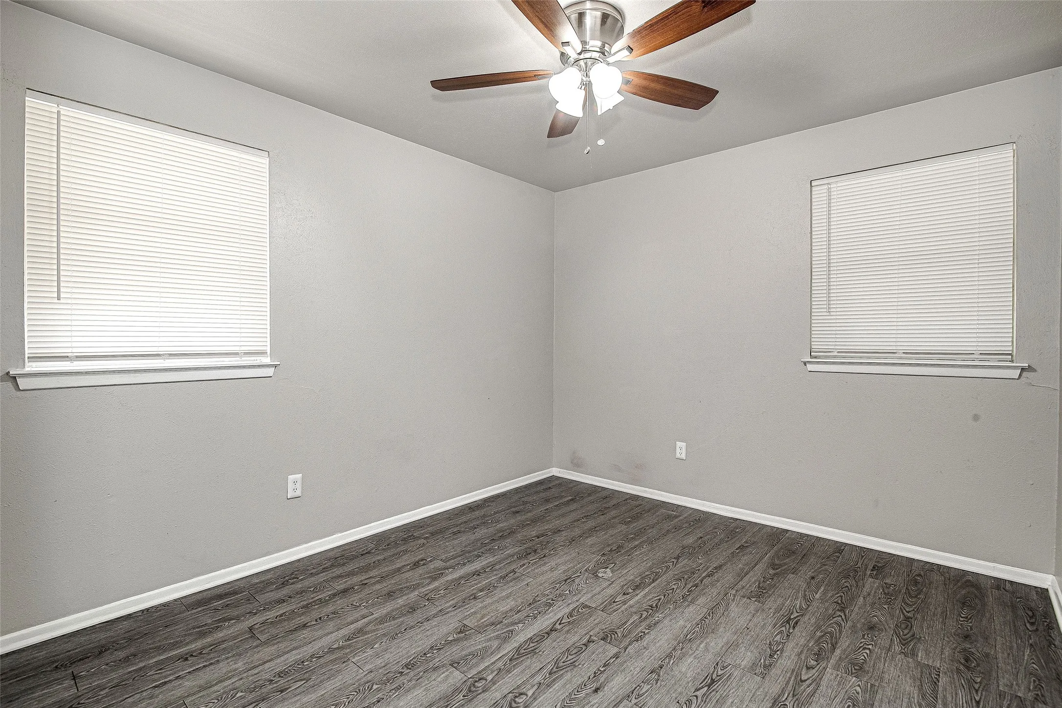 Single Family Residence For Rent in Tarrant County , 509 Branch Circle W, White Settlement, Texas 76108, 3 Bedroom, 2 Bathroom, 2 Garage spaces, 1,260 Sqft, built in 1966, mls#21392794, Real Estate Agent in White Settlement, Homes For Rent in Tarrant county, Homes For Rent in White Settlement, Realtor in White Settlement Texas, Real Estate Brokerage Independent Realty Texas, Luminita Cordes Realtor