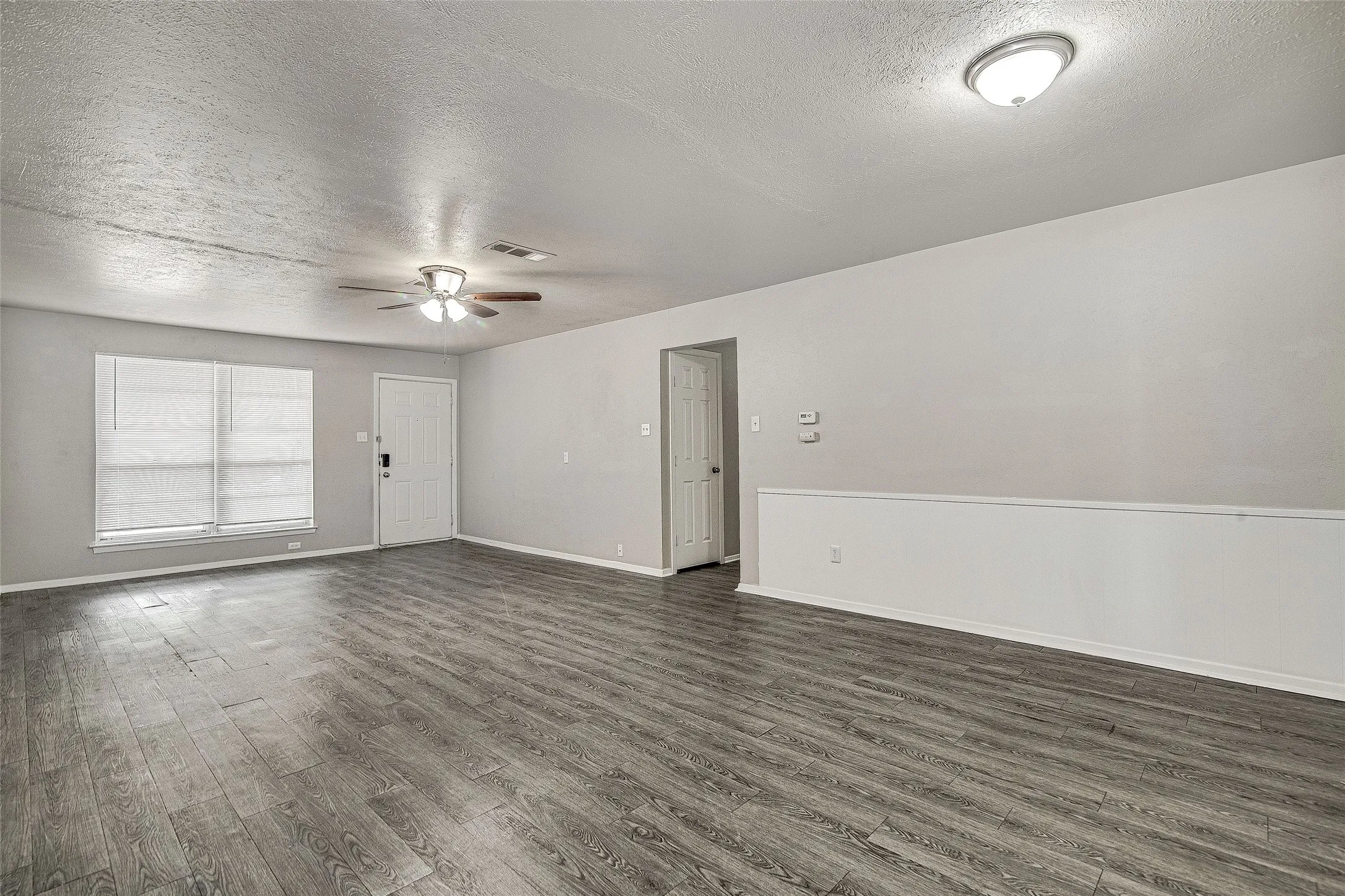 Single Family Residence For Rent in Tarrant County , 509 Branch Circle W, White Settlement, Texas 76108, 3 Bedroom, 2 Bathroom, 2 Garage spaces, 1,260 Sqft, built in 1966, mls#21392794, Real Estate Agent in White Settlement, Homes For Rent in Tarrant county, Homes For Rent in White Settlement, Realtor in White Settlement Texas, Real Estate Brokerage Independent Realty Texas, Luminita Cordes Realtor