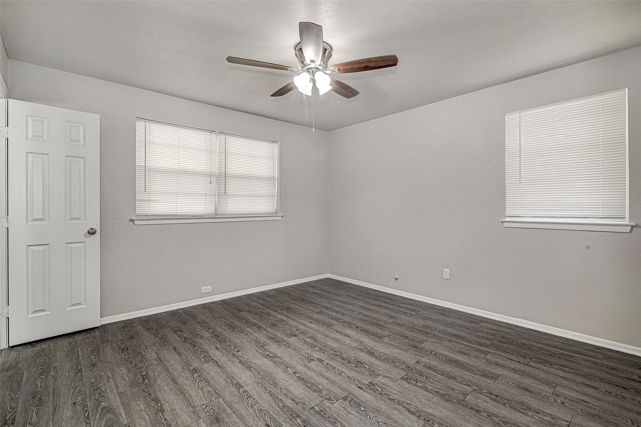 Single Family Residence For Rent in Tarrant County , 509 Branch Circle W, White Settlement, Texas 76108, 3 Bedroom, 2 Bathroom, 2 Garage spaces, 1,260 Sqft, built in 1966, mls#21392794, Real Estate Agent in White Settlement, Homes For Rent in Tarrant county, Homes For Rent in White Settlement, Realtor in White Settlement Texas, Real Estate Brokerage Independent Realty Texas, Luminita Cordes Realtor