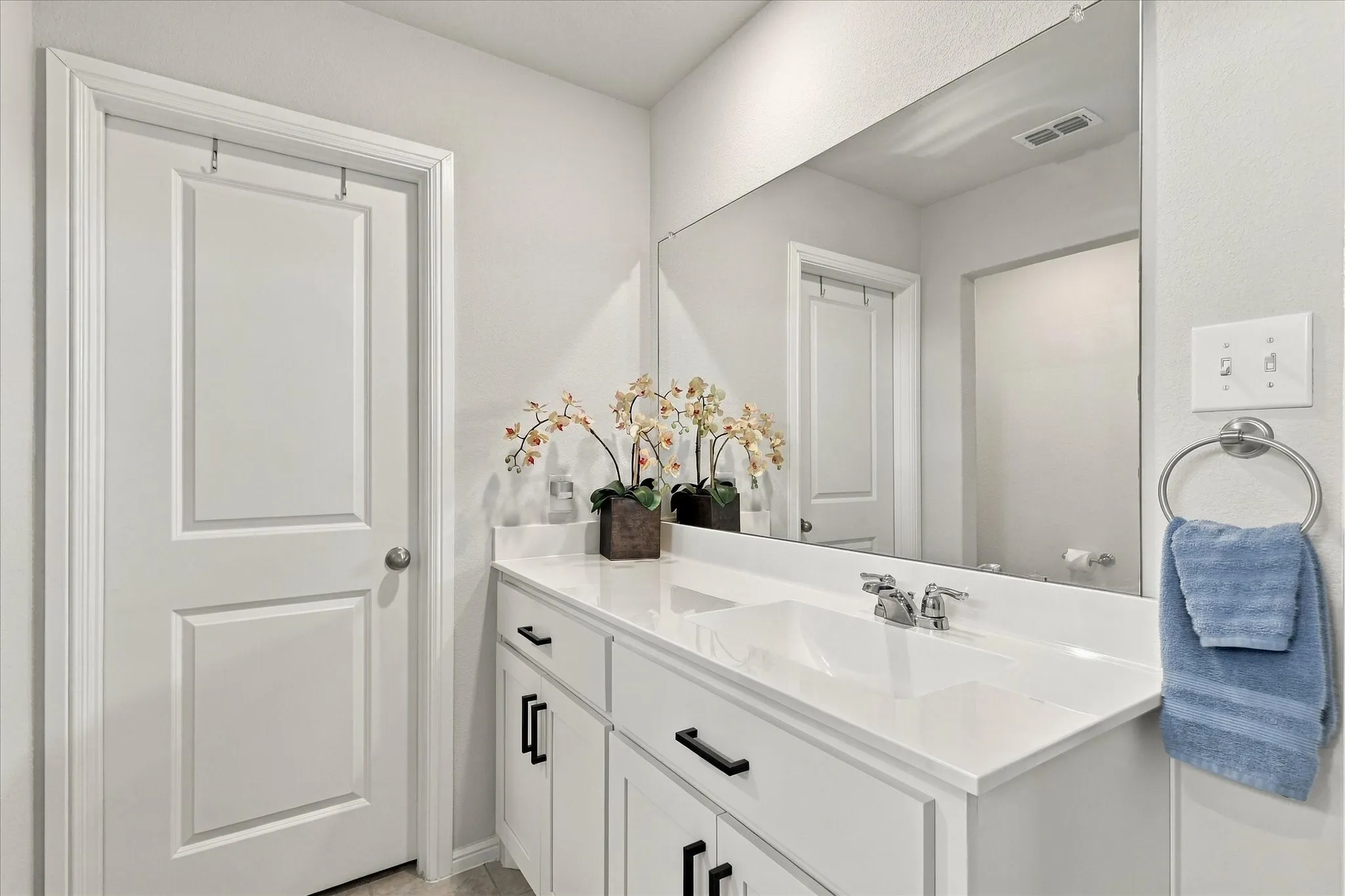 Single Family Residence For Sale in Denton County , 5800 Bull Creek Lane, Denton, Texas 76226, 3 Bedroom, 2 Bathroom, 2 Garage spaces, 1,324 Sqft, built in 2023, mls#21387872, Real Estate Agent in Denton, Homes For Sale in Denton county, Homes For Sale in Denton, Realtor in Denton Texas, Real Estate Brokerage Independent Realty Texas, Luminita Cordes Realtor