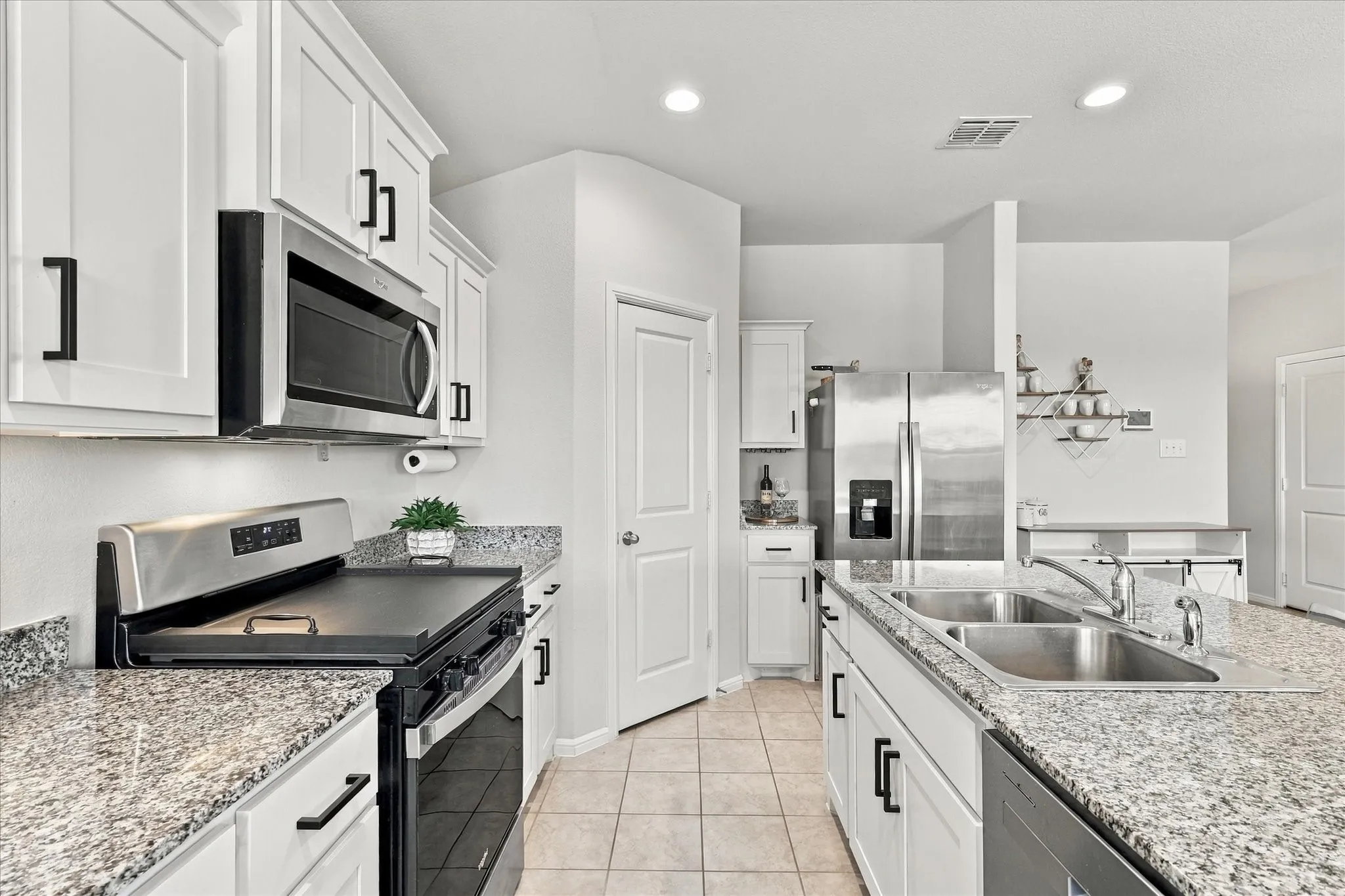 Single Family Residence For Sale in Denton County , 5800 Bull Creek Lane, Denton, Texas 76226, 3 Bedroom, 2 Bathroom, 2 Garage spaces, 1,324 Sqft, built in 2023, mls#21387872, Real Estate Agent in Denton, Homes For Sale in Denton county, Homes For Sale in Denton, Realtor in Denton Texas, Real Estate Brokerage Independent Realty Texas, Luminita Cordes Realtor