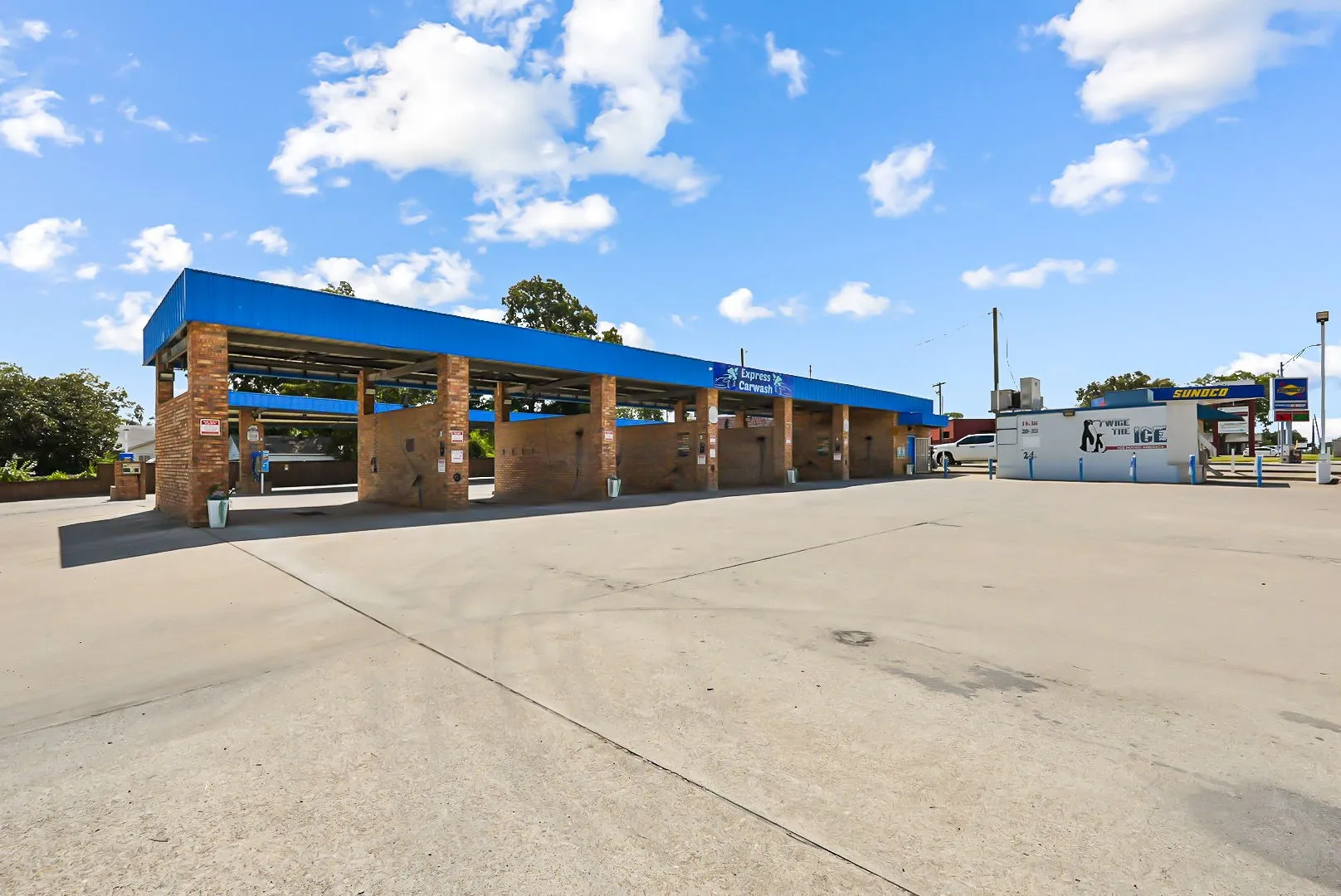 Business For Sale in Navarro County , 1445 W 2nd Avenue, Corsicana, Texas 75110, 0, 0, Garage spaces, 1,953 Sqft, built in 1987, mls#21387191, Real Estate Agent in Corsicana, Homes For Sale in Navarro county, Homes For Sale in Corsicana, Realtor in Corsicana Texas, Real Estate Brokerage Independent Realty Texas, Luminita Cordes Realtor