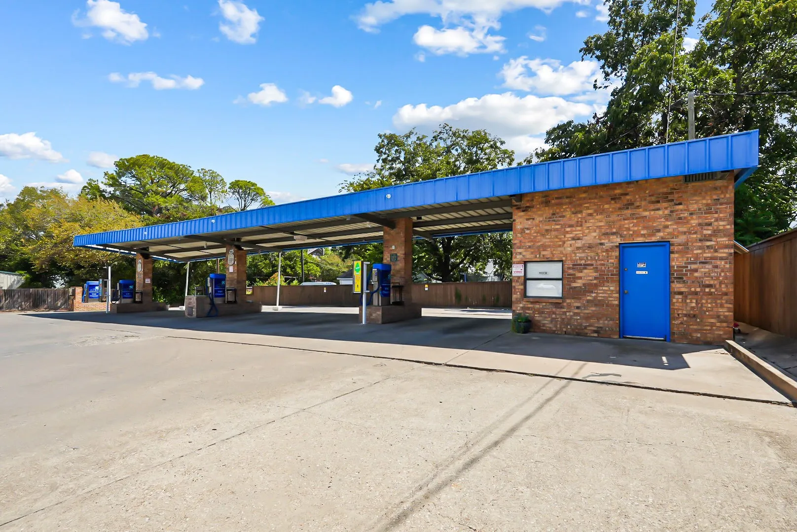 Business For Sale in Navarro County , 1445 W 2nd Avenue, Corsicana, Texas 75110, 0, 0, Garage spaces, 1,953 Sqft, built in 1987, mls#21387191, Real Estate Agent in Corsicana, Homes For Sale in Navarro county, Homes For Sale in Corsicana, Realtor in Corsicana Texas, Real Estate Brokerage Independent Realty Texas, Luminita Cordes Realtor