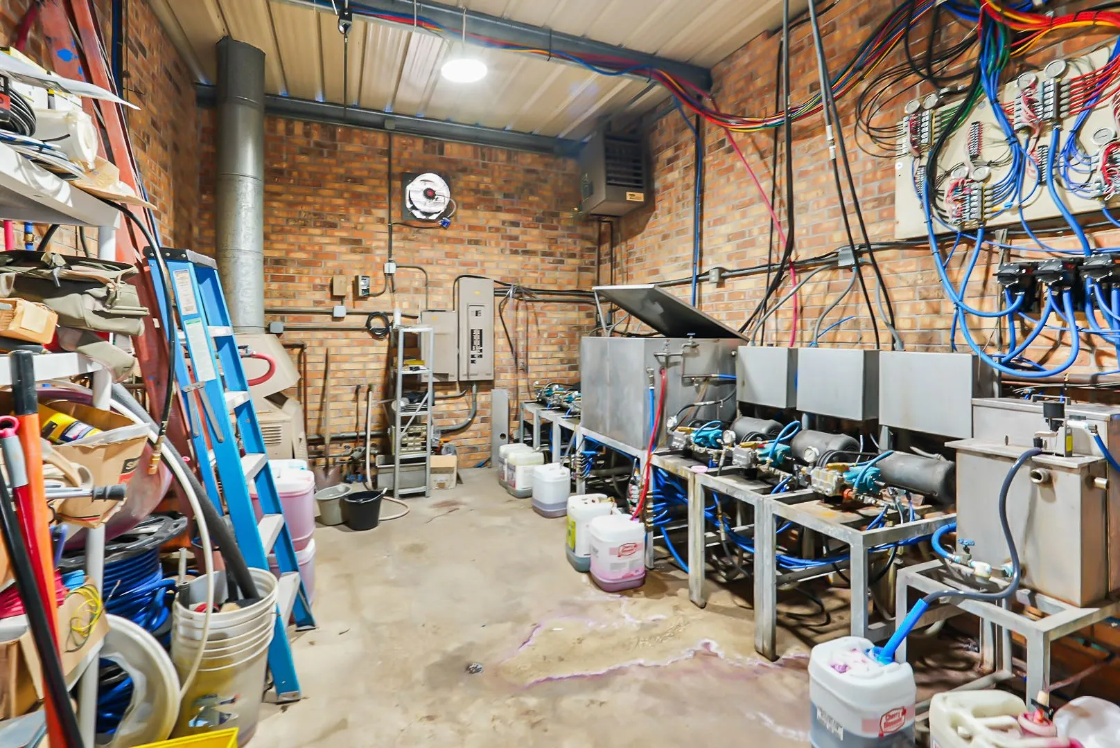 Business For Sale in Navarro County , 1445 W 2nd Avenue, Corsicana, Texas 75110, 0, 0, Garage spaces, 1,953 Sqft, built in 1987, mls#21387191, Real Estate Agent in Corsicana, Homes For Sale in Navarro county, Homes For Sale in Corsicana, Realtor in Corsicana Texas, Real Estate Brokerage Independent Realty Texas, Luminita Cordes Realtor