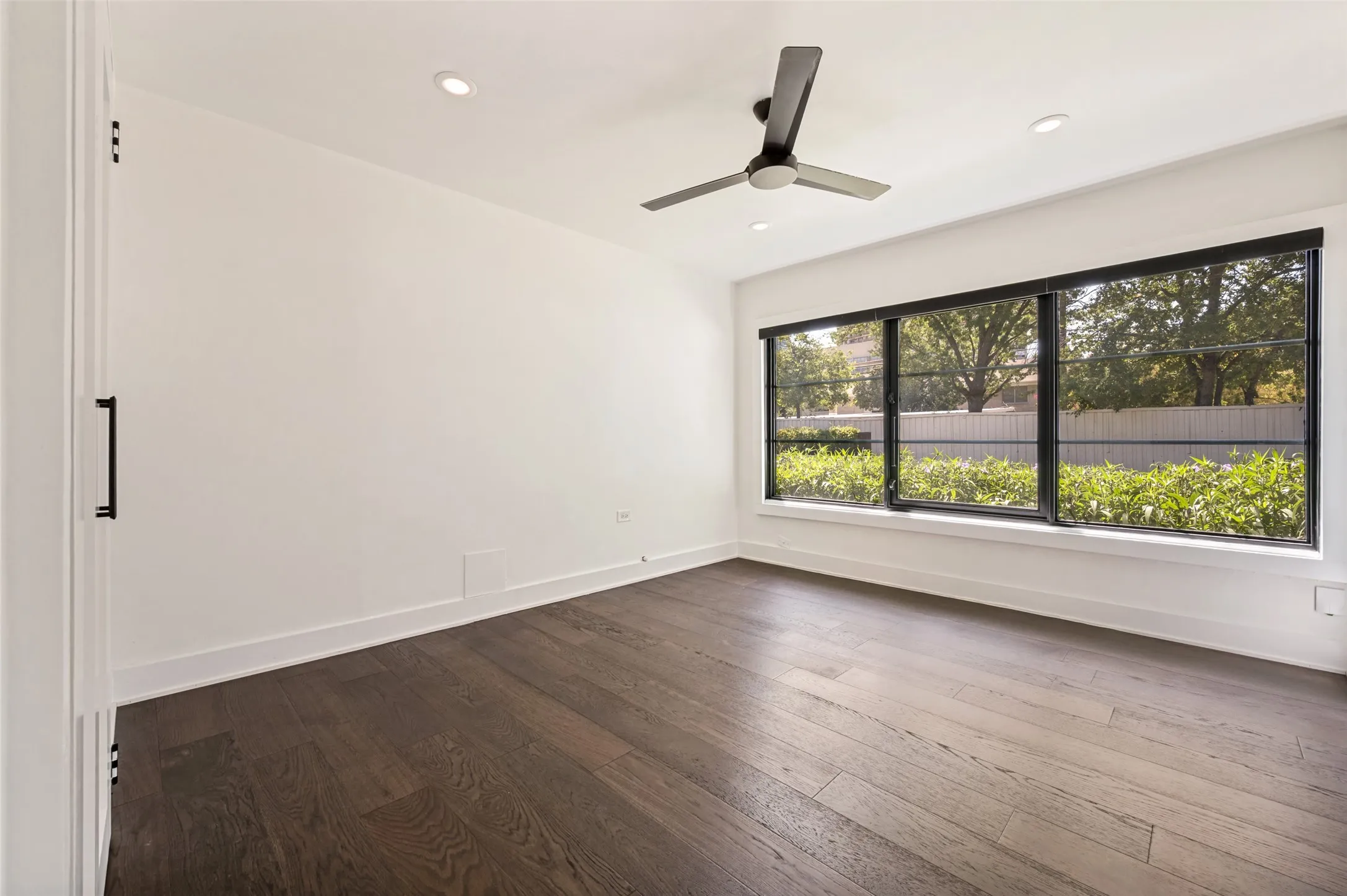 Single Family Residence For Rent in Dallas County , 6124 Del Norte Lane, Dallas, Texas 75225, 3 Bedroom, 2 Bathroom, 2 Garage spaces, 2,071 Sqft, built in 1950, mls#21392815, Real Estate Agent in Dallas, Homes For Rent in Dallas county, Homes For Rent in Dallas, Realtor in Dallas Texas, Real Estate Brokerage Independent Realty Texas, Luminita Cordes Realtor
