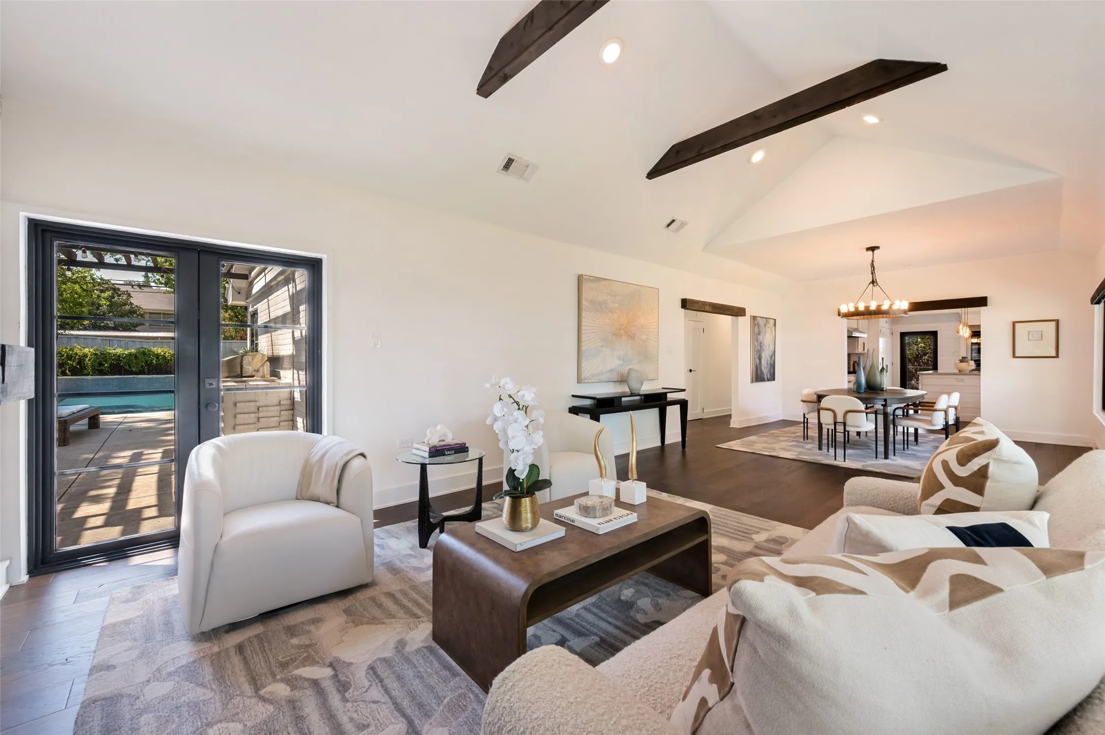Single Family Residence For Rent in Dallas County , 6124 Del Norte Lane, Dallas, Texas 75225, 3 Bedroom, 2 Bathroom, 2 Garage spaces, 2,071 Sqft, built in 1950, mls#21392815, Real Estate Agent in Dallas, Homes For Rent in Dallas county, Homes For Rent in Dallas, Realtor in Dallas Texas, Real Estate Brokerage Independent Realty Texas, Luminita Cordes Realtor
