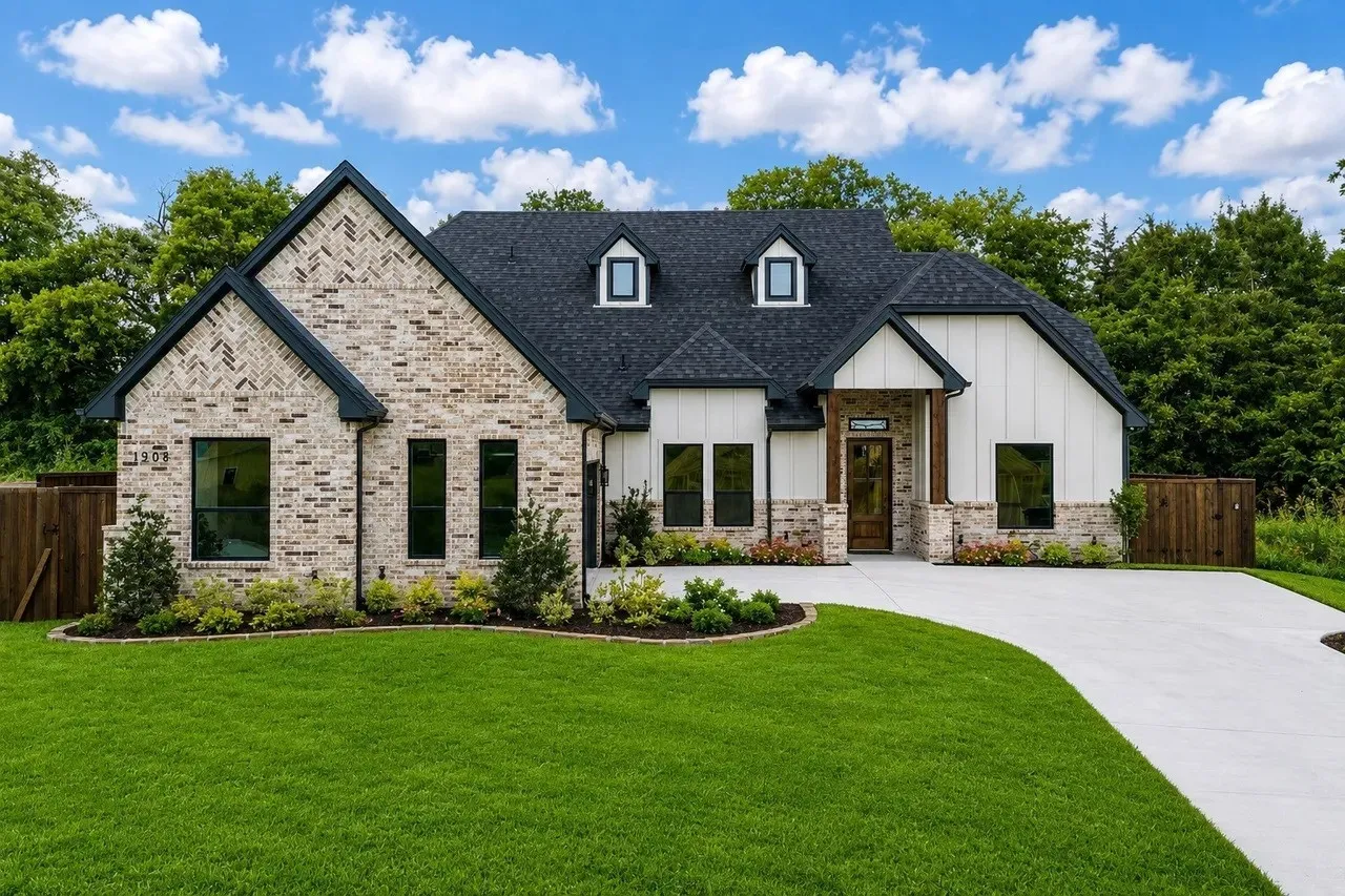 Single Family Residence For Rent in Grayson County , 1908 Heritage Knoll Drive, Sherman, Texas 75092, 4 Bedroom, 4 Bathroom, 2 Garage spaces, 3,044 Sqft, built in 2026, mls#21390619, Real Estate Agent in Sherman, Homes For Rent in Grayson county, Homes For Rent in Sherman, Realtor in Sherman Texas, Real Estate Brokerage Independent Realty Texas, Luminita Cordes Realtor