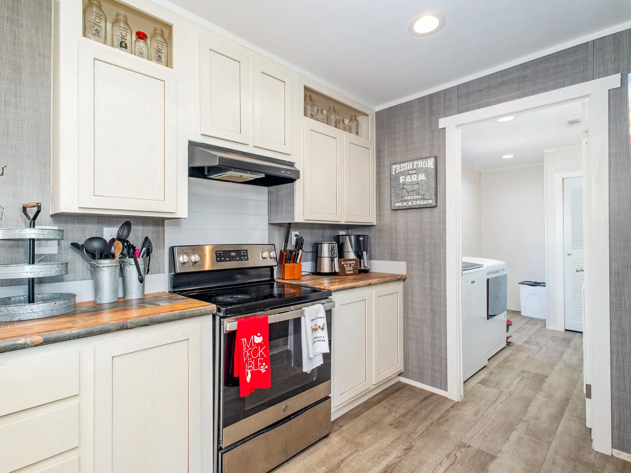 Single Family Residence For Sale in Erath County , 663 Private Road 1098, Stephenville, Texas 76401, 4 Bedroom, 2 Bathroom, Garage spaces, 1,860 Sqft, built in 2021, mls#21391169, Real Estate Agent in Stephenville, Homes For Sale in Erath county, Homes For Sale in Stephenville, Realtor in Stephenville Texas, Real Estate Brokerage Independent Realty Texas, Luminita Cordes Realtor