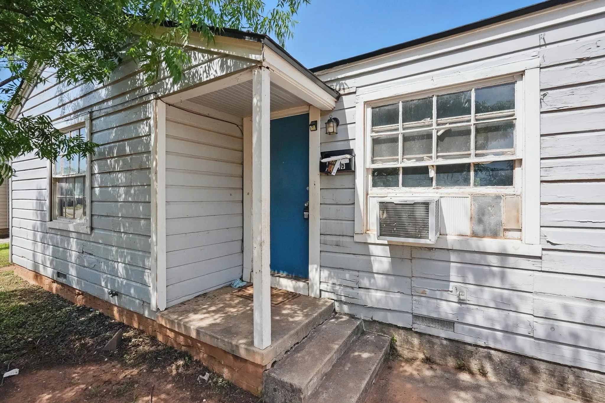 Single Family Residence For Rent in Taylor County , 1526 Green Street, Abilene, Texas 79603, 3 Bedroom, 1 Bathroom, 1 Garage spaces, 942 Sqft, built in 1950, mls#21392831, Real Estate Agent in Abilene, Homes For Rent in Taylor county, Homes For Rent in Abilene, Realtor in Abilene Texas, Real Estate Brokerage Independent Realty Texas, Luminita Cordes Realtor