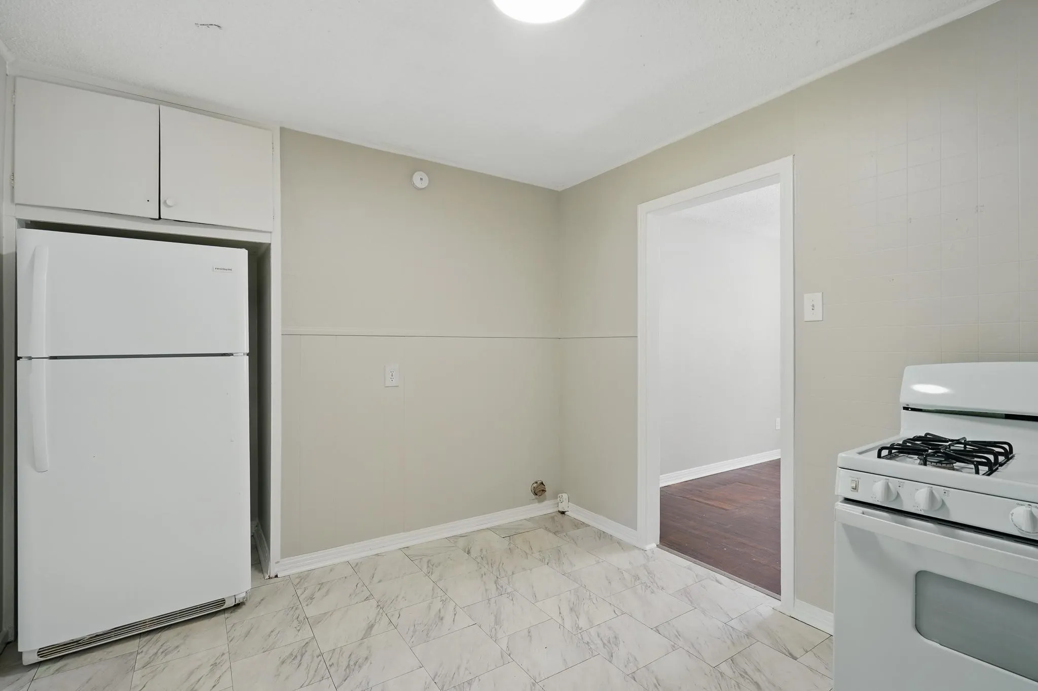 Single Family Residence For Rent in Taylor County , 1526 Green Street, Abilene, Texas 79603, 3 Bedroom, 1 Bathroom, 1 Garage spaces, 942 Sqft, built in 1950, mls#21392831, Real Estate Agent in Abilene, Homes For Rent in Taylor county, Homes For Rent in Abilene, Realtor in Abilene Texas, Real Estate Brokerage Independent Realty Texas, Luminita Cordes Realtor