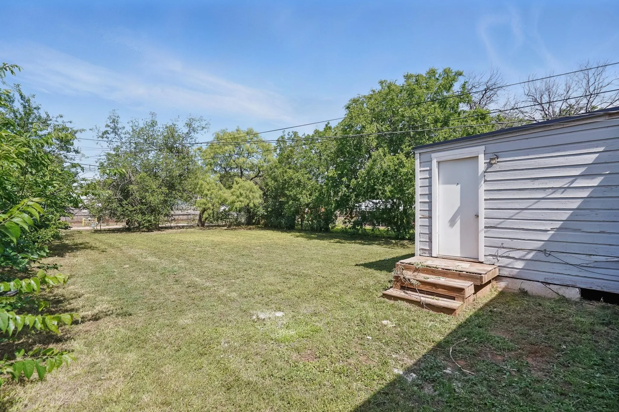 Single Family Residence For Rent in Taylor County , 1526 Green Street, Abilene, Texas 79603, 3 Bedroom, 1 Bathroom, 1 Garage spaces, 942 Sqft, built in 1950, mls#21392831, Real Estate Agent in Abilene, Homes For Rent in Taylor county, Homes For Rent in Abilene, Realtor in Abilene Texas, Real Estate Brokerage Independent Realty Texas, Luminita Cordes Realtor