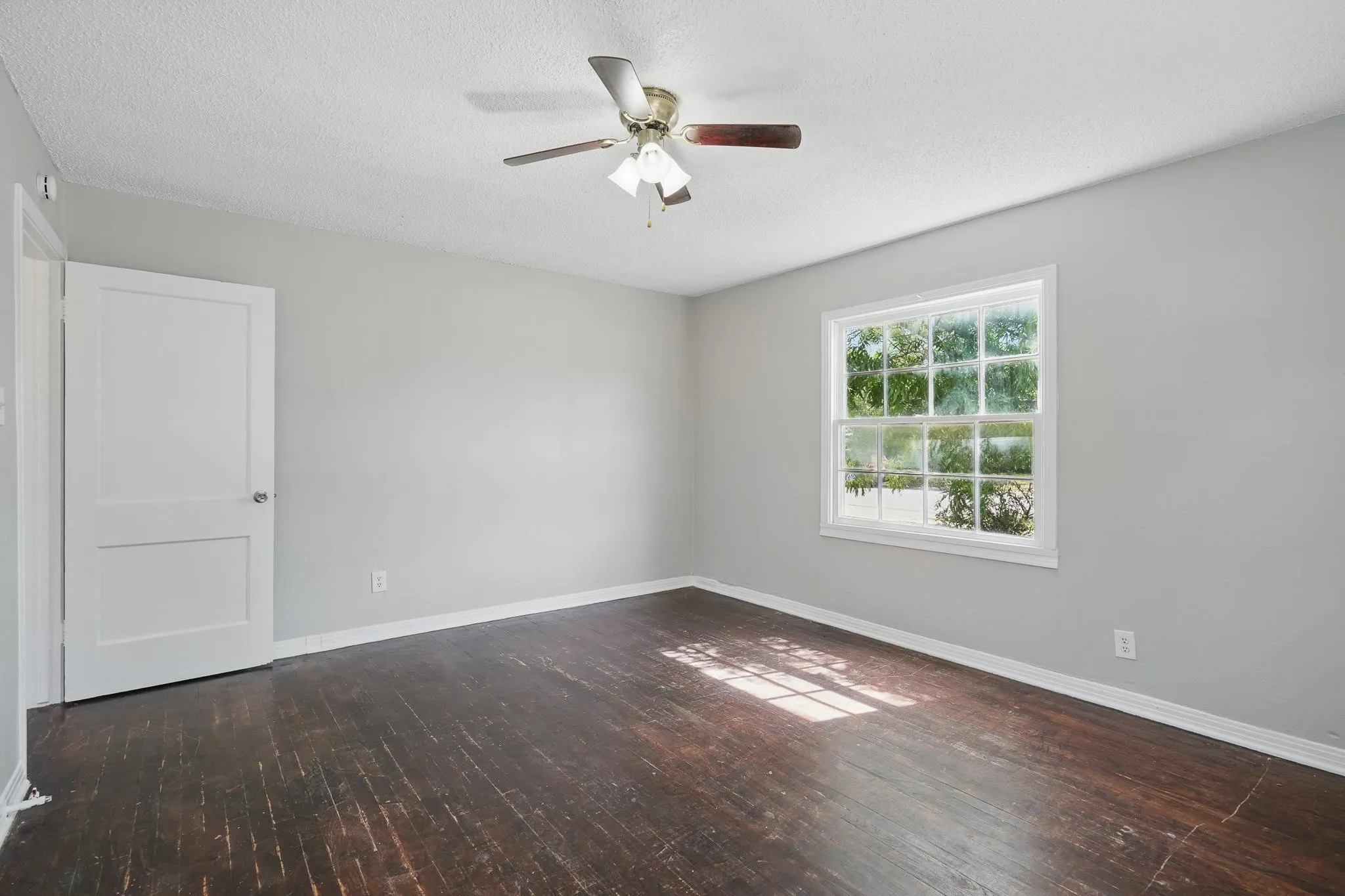 Single Family Residence For Rent in Taylor County , 1526 Green Street, Abilene, Texas 79603, 3 Bedroom, 1 Bathroom, 1 Garage spaces, 942 Sqft, built in 1950, mls#21392831, Real Estate Agent in Abilene, Homes For Rent in Taylor county, Homes For Rent in Abilene, Realtor in Abilene Texas, Real Estate Brokerage Independent Realty Texas, Luminita Cordes Realtor