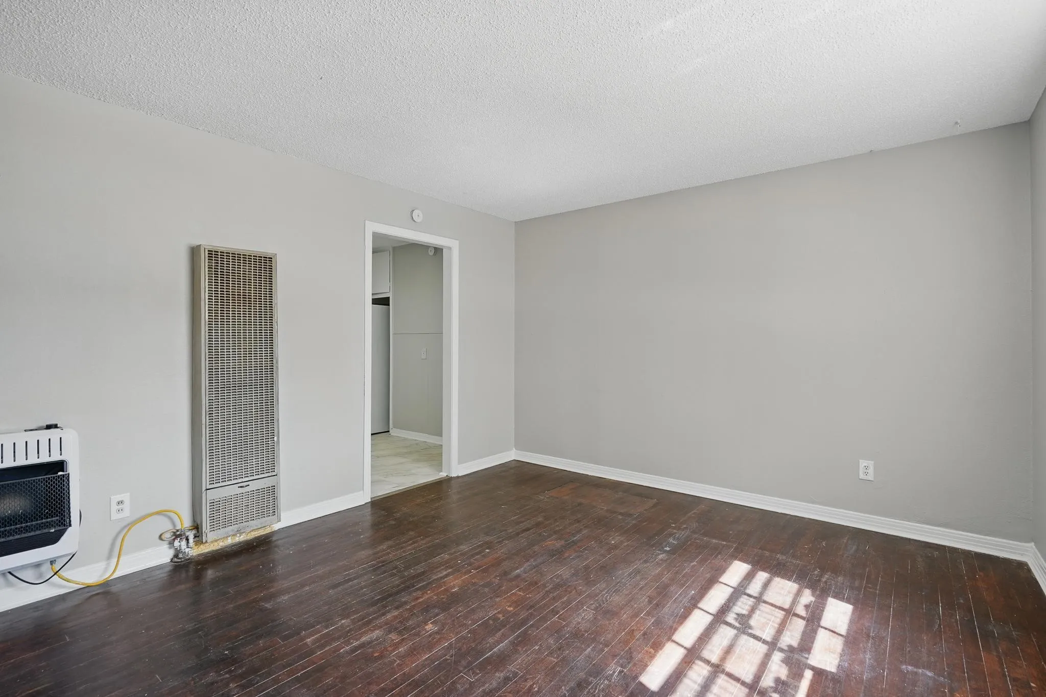 Single Family Residence For Rent in Taylor County , 1526 Green Street, Abilene, Texas 79603, 3 Bedroom, 1 Bathroom, 1 Garage spaces, 942 Sqft, built in 1950, mls#21392831, Real Estate Agent in Abilene, Homes For Rent in Taylor county, Homes For Rent in Abilene, Realtor in Abilene Texas, Real Estate Brokerage Independent Realty Texas, Luminita Cordes Realtor