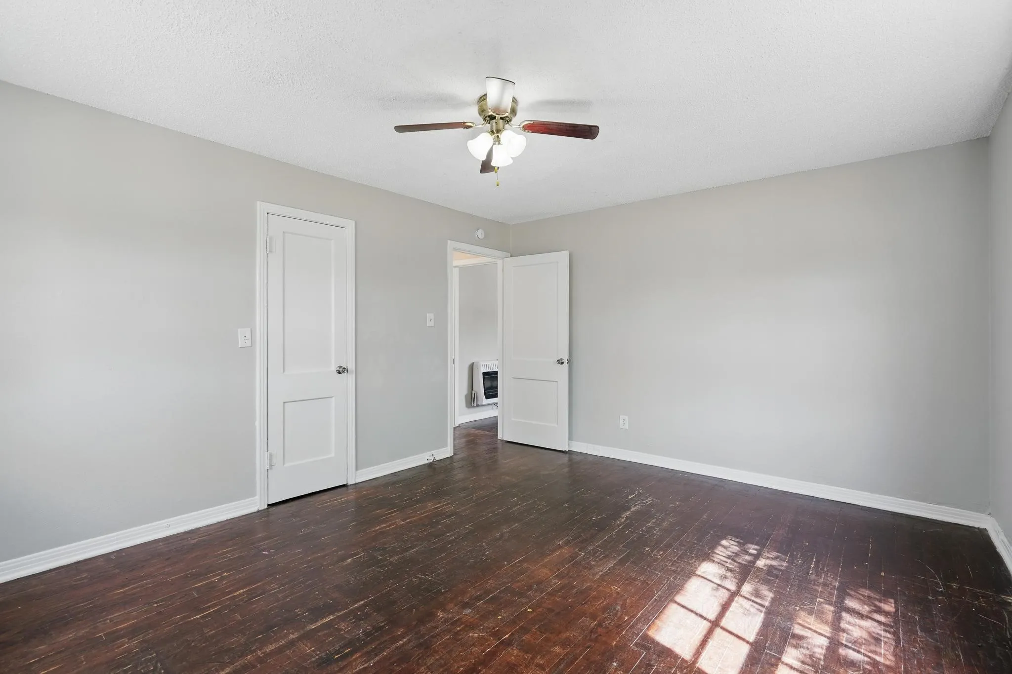 Single Family Residence For Rent in Taylor County , 1526 Green Street, Abilene, Texas 79603, 3 Bedroom, 1 Bathroom, 1 Garage spaces, 942 Sqft, built in 1950, mls#21392831, Real Estate Agent in Abilene, Homes For Rent in Taylor county, Homes For Rent in Abilene, Realtor in Abilene Texas, Real Estate Brokerage Independent Realty Texas, Luminita Cordes Realtor