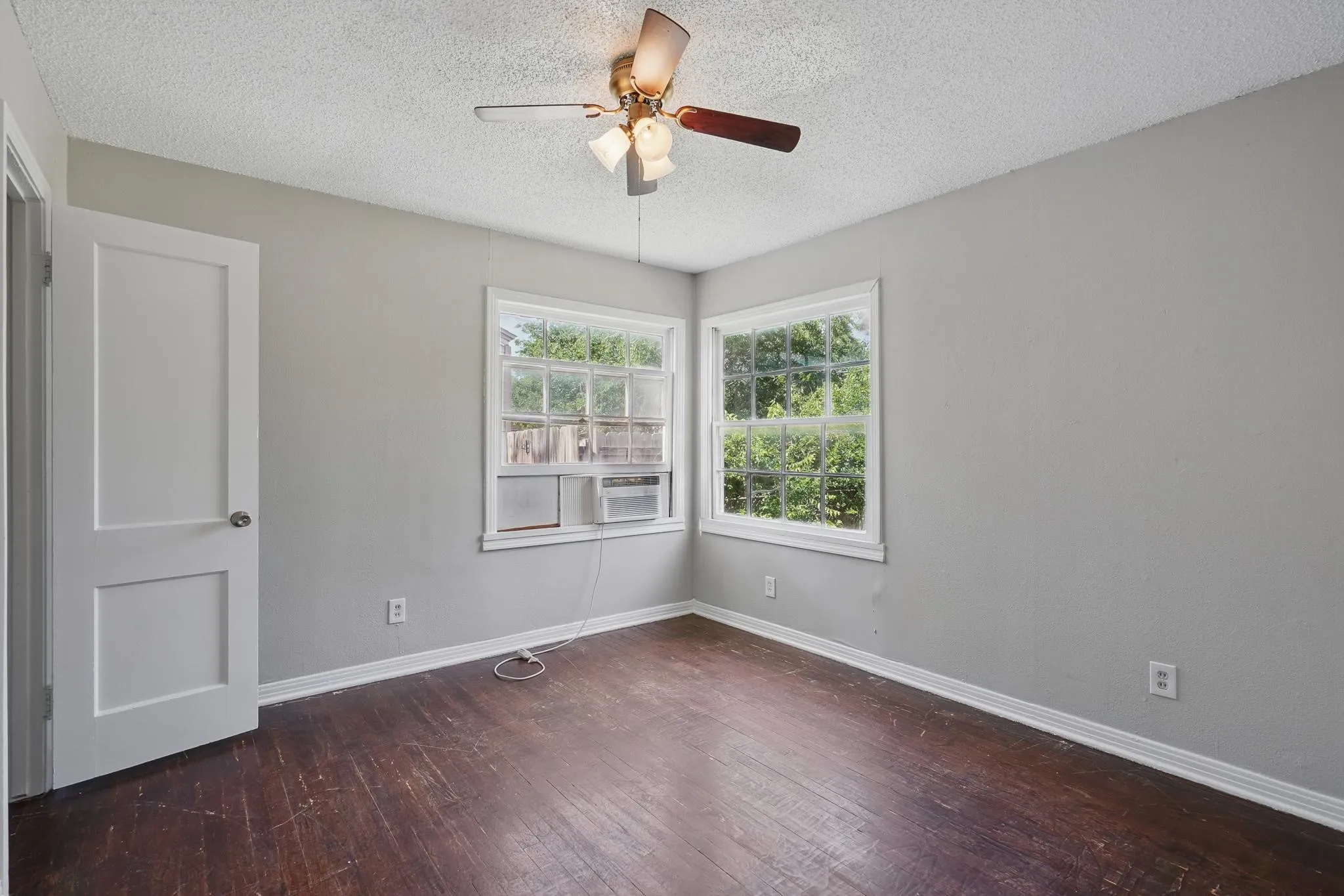Single Family Residence For Rent in Taylor County , 1526 Green Street, Abilene, Texas 79603, 3 Bedroom, 1 Bathroom, 1 Garage spaces, 942 Sqft, built in 1950, mls#21392831, Real Estate Agent in Abilene, Homes For Rent in Taylor county, Homes For Rent in Abilene, Realtor in Abilene Texas, Real Estate Brokerage Independent Realty Texas, Luminita Cordes Realtor