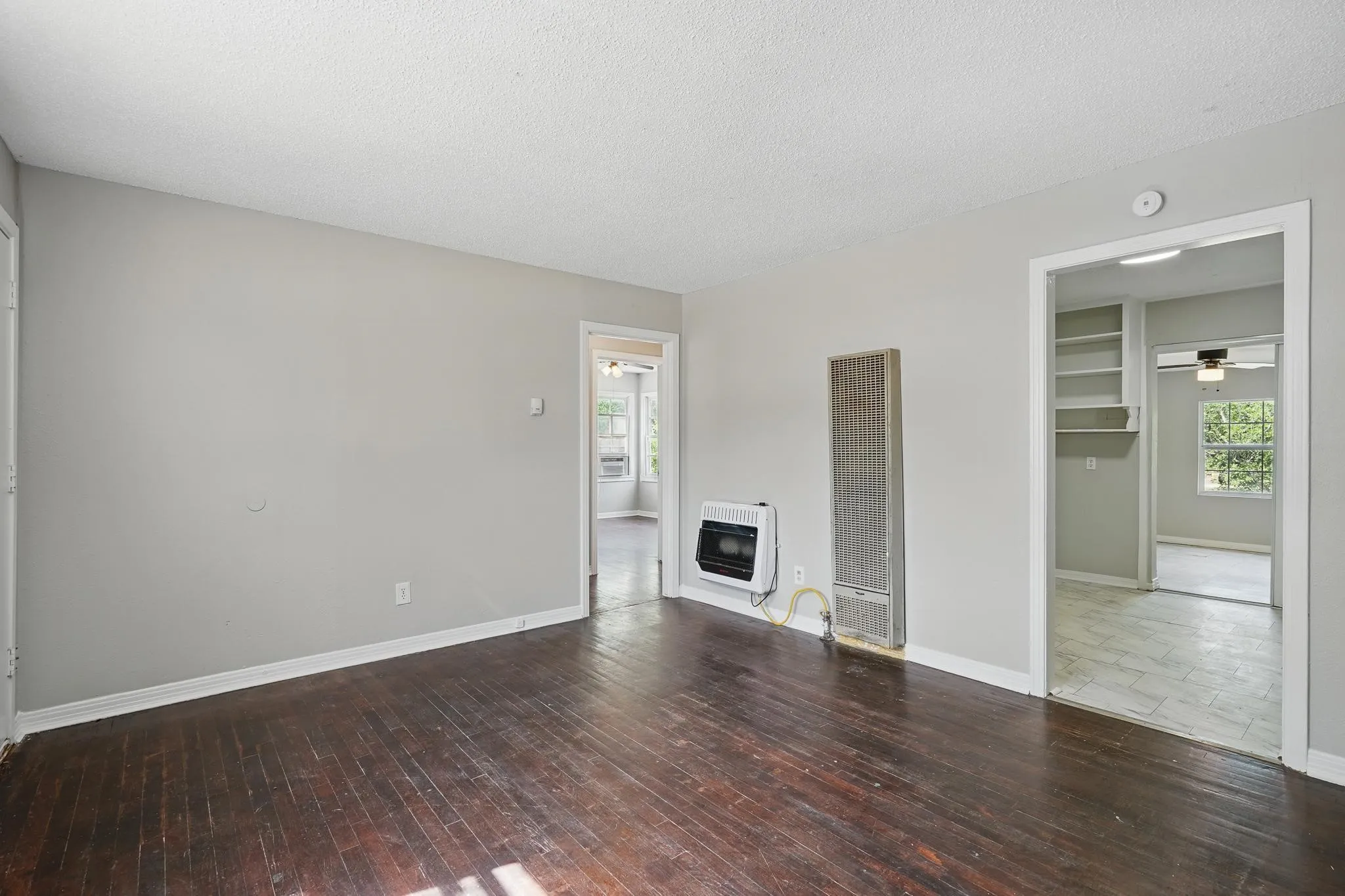 Single Family Residence For Rent in Taylor County , 1526 Green Street, Abilene, Texas 79603, 3 Bedroom, 1 Bathroom, 1 Garage spaces, 942 Sqft, built in 1950, mls#21392831, Real Estate Agent in Abilene, Homes For Rent in Taylor county, Homes For Rent in Abilene, Realtor in Abilene Texas, Real Estate Brokerage Independent Realty Texas, Luminita Cordes Realtor