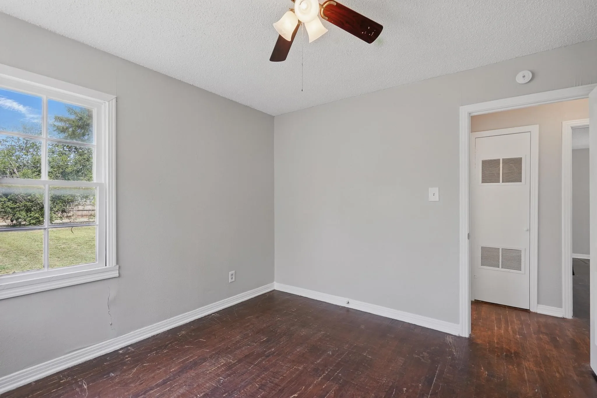 Single Family Residence For Rent in Taylor County , 1526 Green Street, Abilene, Texas 79603, 3 Bedroom, 1 Bathroom, 1 Garage spaces, 942 Sqft, built in 1950, mls#21392831, Real Estate Agent in Abilene, Homes For Rent in Taylor county, Homes For Rent in Abilene, Realtor in Abilene Texas, Real Estate Brokerage Independent Realty Texas, Luminita Cordes Realtor