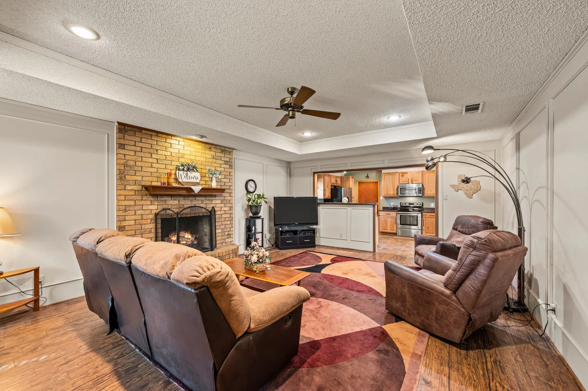 Single Family Residence For Sale in Tarrant County , 1401 Sandpiper Street, Grapevine, Texas 76051, 3 Bedroom, 2 Bathroom, 2 Garage spaces, 1,563 Sqft, built in 1984, mls#21392414, Real Estate Agent in Grapevine, Homes For Sale in Tarrant county, Homes For Sale in Grapevine, Realtor in Grapevine Texas, Real Estate Brokerage Independent Realty Texas, Luminita Cordes Realtor