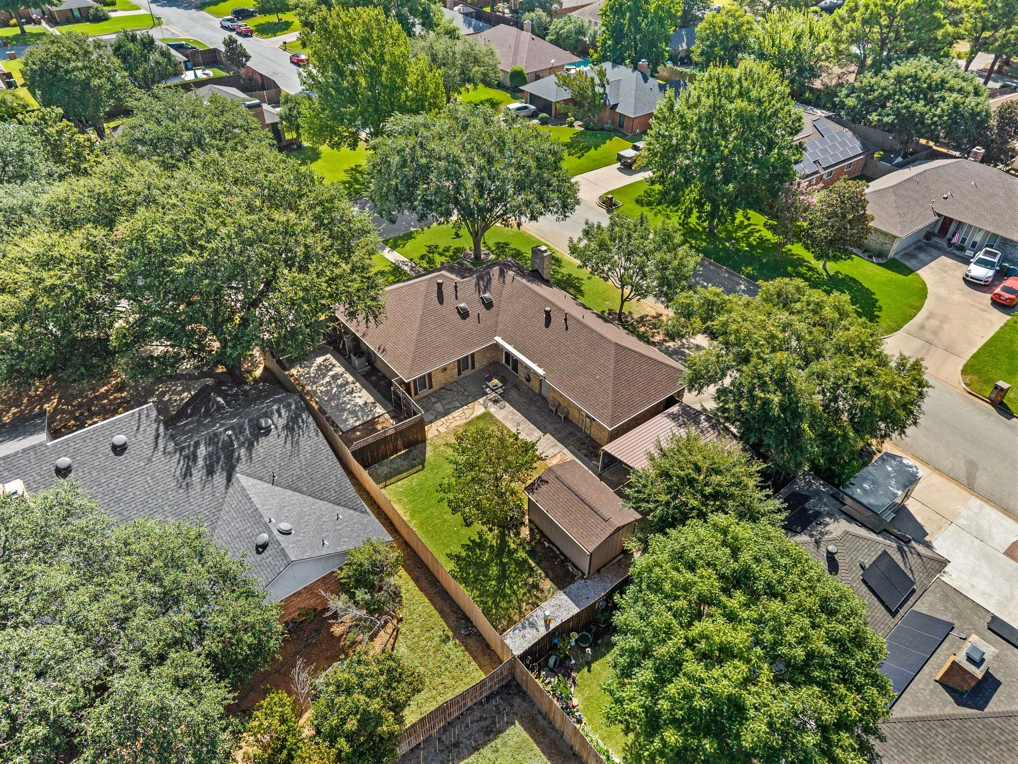 Single Family Residence For Sale in Tarrant County , 1401 Sandpiper Street, Grapevine, Texas 76051, 3 Bedroom, 2 Bathroom, 2 Garage spaces, 1,563 Sqft, built in 1984, mls#21392414, Real Estate Agent in Grapevine, Homes For Sale in Tarrant county, Homes For Sale in Grapevine, Realtor in Grapevine Texas, Real Estate Brokerage Independent Realty Texas, Luminita Cordes Realtor