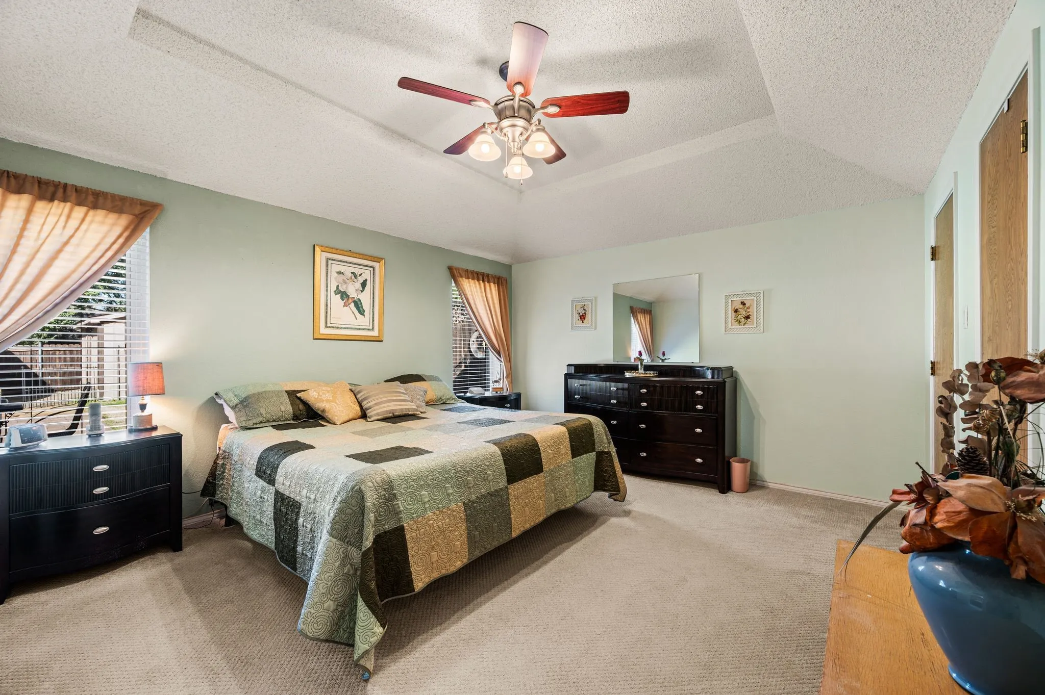 Single Family Residence For Sale in Tarrant County , 1401 Sandpiper Street, Grapevine, Texas 76051, 3 Bedroom, 2 Bathroom, 2 Garage spaces, 1,563 Sqft, built in 1984, mls#21392414, Real Estate Agent in Grapevine, Homes For Sale in Tarrant county, Homes For Sale in Grapevine, Realtor in Grapevine Texas, Real Estate Brokerage Independent Realty Texas, Luminita Cordes Realtor