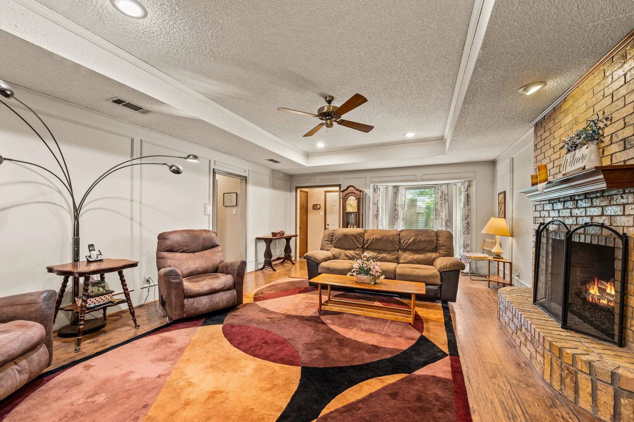 Single Family Residence For Sale in Tarrant County , 1401 Sandpiper Street, Grapevine, Texas 76051, 3 Bedroom, 2 Bathroom, 2 Garage spaces, 1,563 Sqft, built in 1984, mls#21392414, Real Estate Agent in Grapevine, Homes For Sale in Tarrant county, Homes For Sale in Grapevine, Realtor in Grapevine Texas, Real Estate Brokerage Independent Realty Texas, Luminita Cordes Realtor