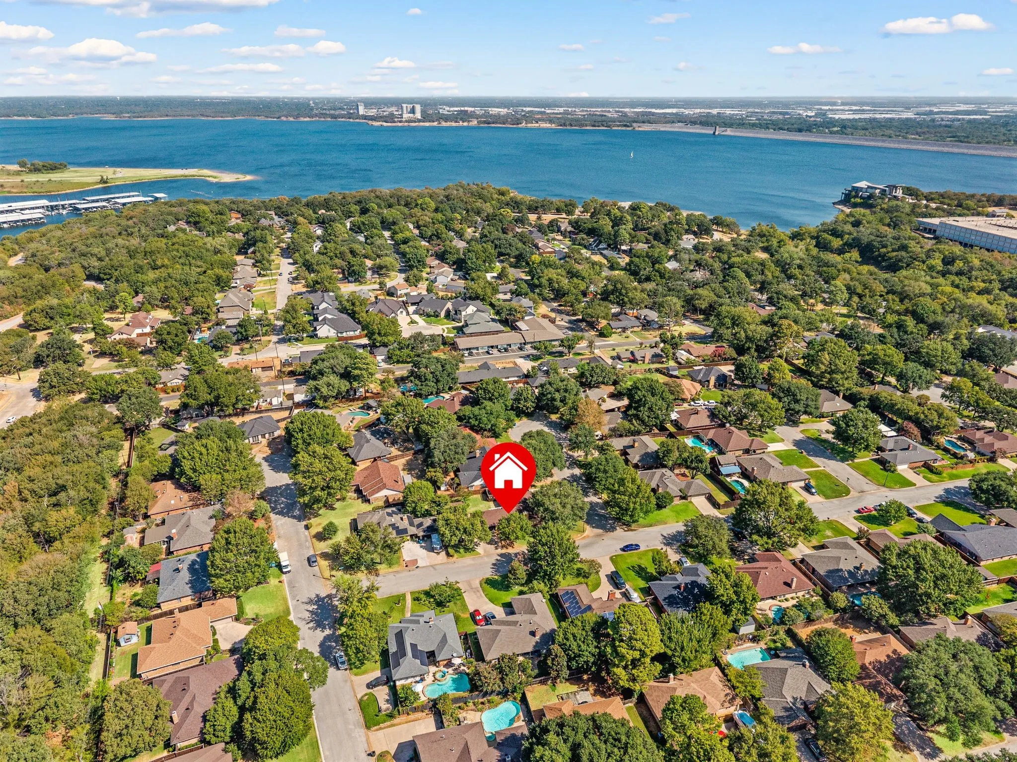 Close proximity to Lake Grapevine.