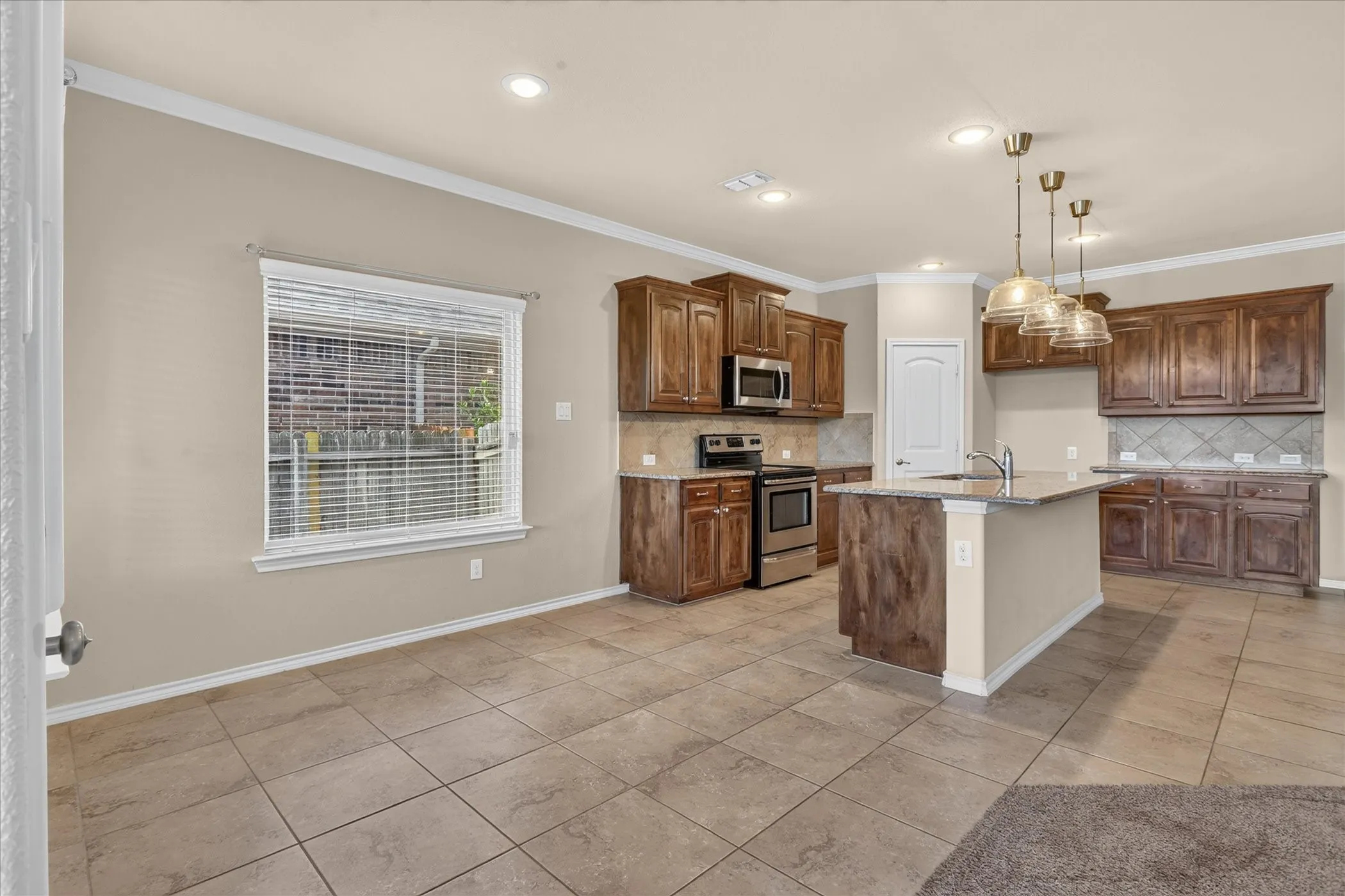 Single Family Residence For Sale in Parker County , 1004 Katherine Road, Weatherford, Texas 76087, 4 Bedroom, 4 Bathroom, 2 Garage spaces, 2,831 Sqft, built in 2016, mls#21369528, Real Estate Agent in Weatherford, Homes For Sale in Parker county, Homes For Sale in Weatherford, Realtor in Weatherford Texas, Real Estate Brokerage Independent Realty Texas, Luminita Cordes Realtor