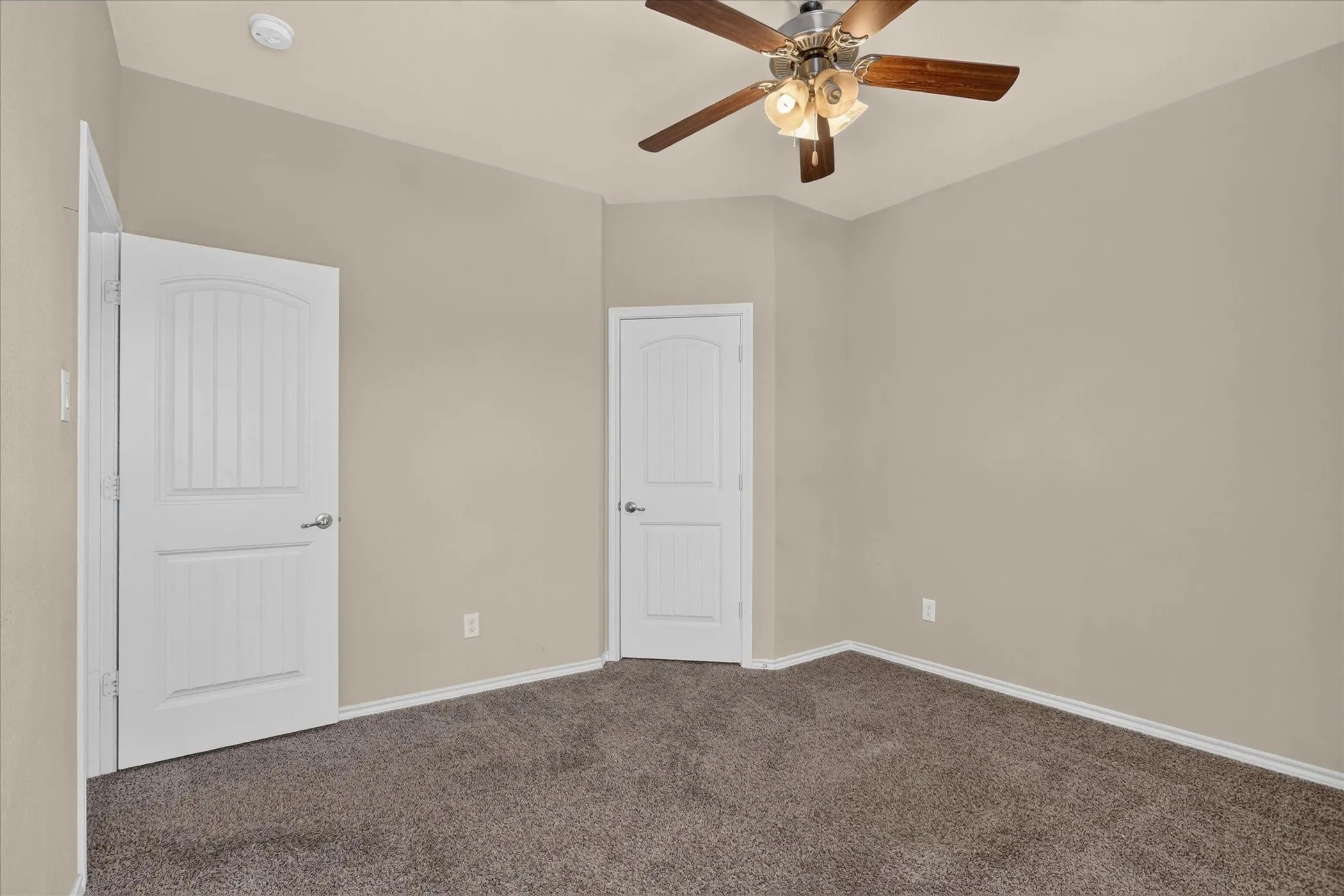 Single Family Residence For Sale in Parker County , 1004 Katherine Road, Weatherford, Texas 76087, 4 Bedroom, 4 Bathroom, 2 Garage spaces, 2,831 Sqft, built in 2016, mls#21369528, Real Estate Agent in Weatherford, Homes For Sale in Parker county, Homes For Sale in Weatherford, Realtor in Weatherford Texas, Real Estate Brokerage Independent Realty Texas, Luminita Cordes Realtor
